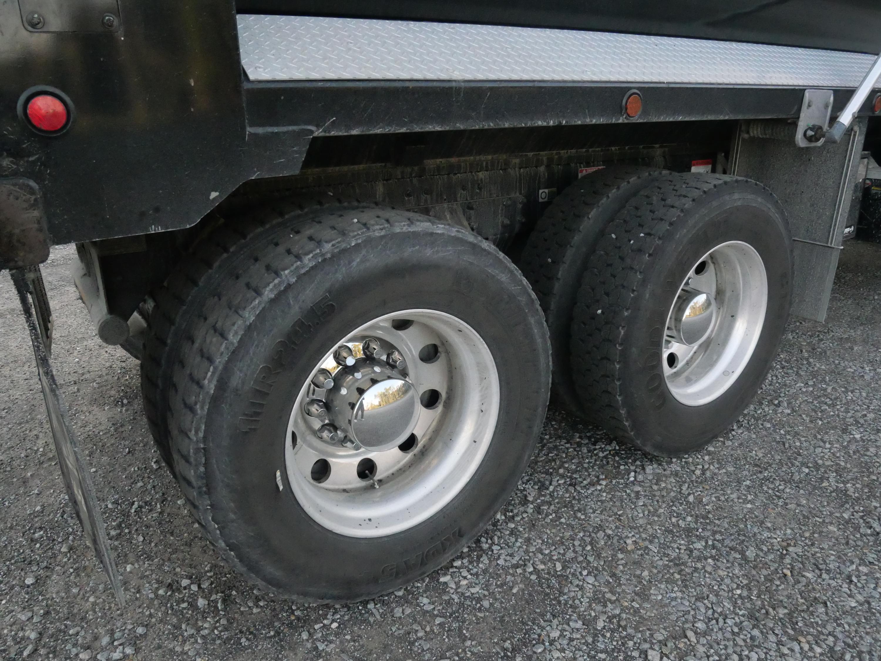 2026 Kenworth T880 Dump Truck (G97) - image 26