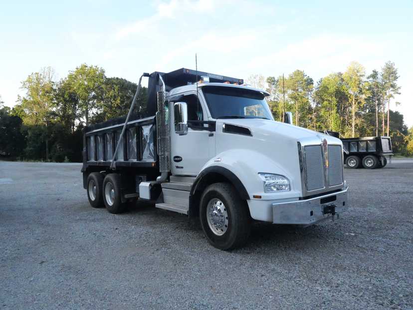 2026 Kenworth T880 Dump Truck (G81)