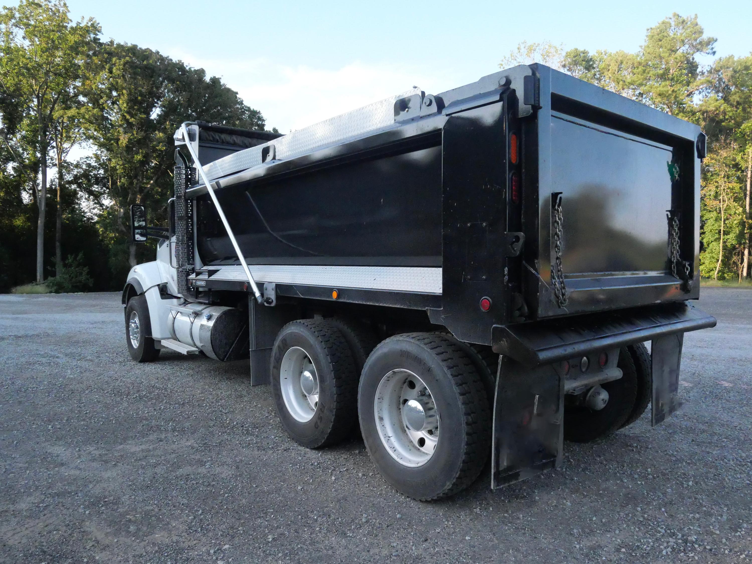 2026 Kenworth T880 Dump Truck (G97) - image 8