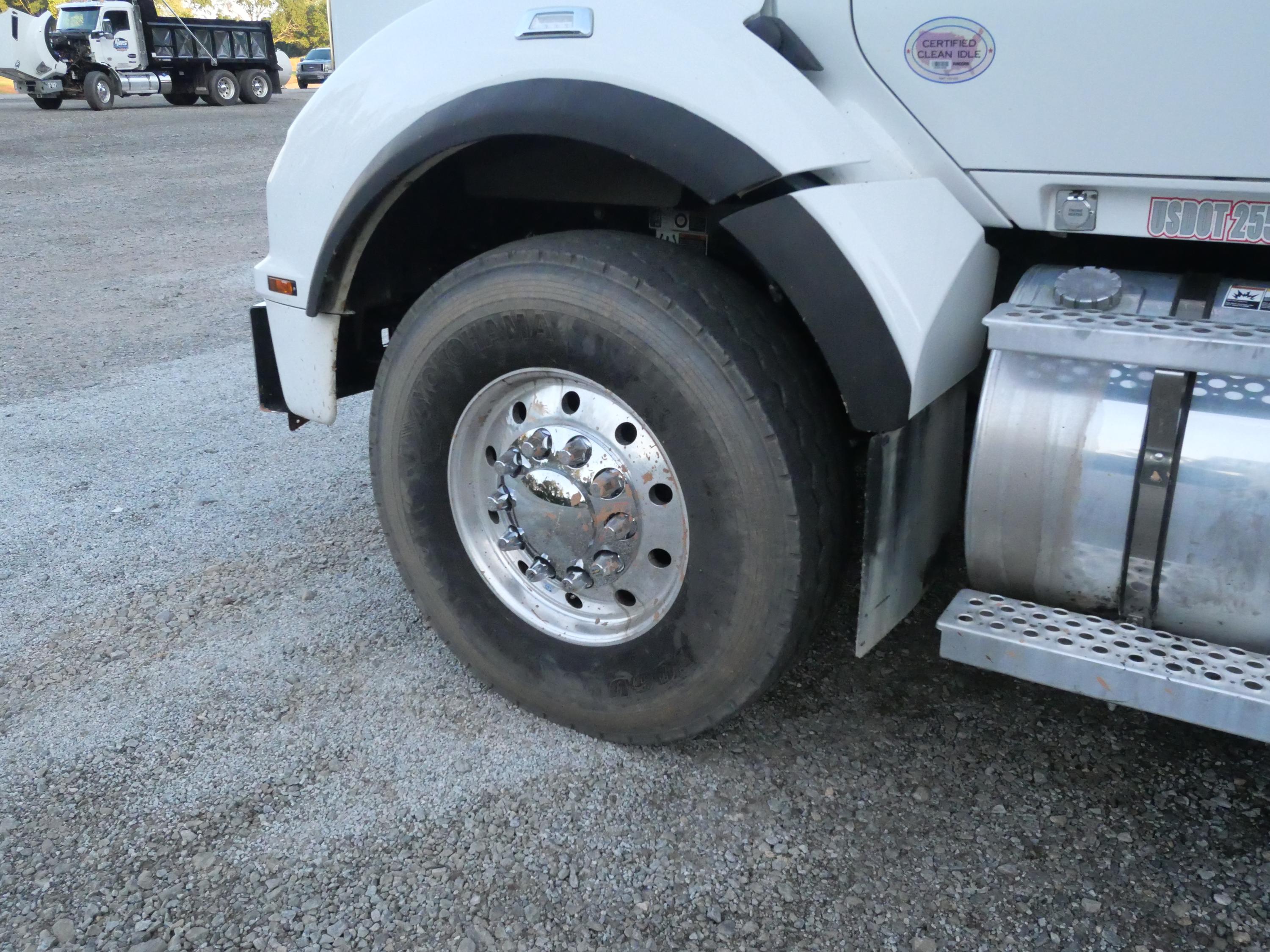 2026 Kenworth T880 Dump Truck (G126) - image 19