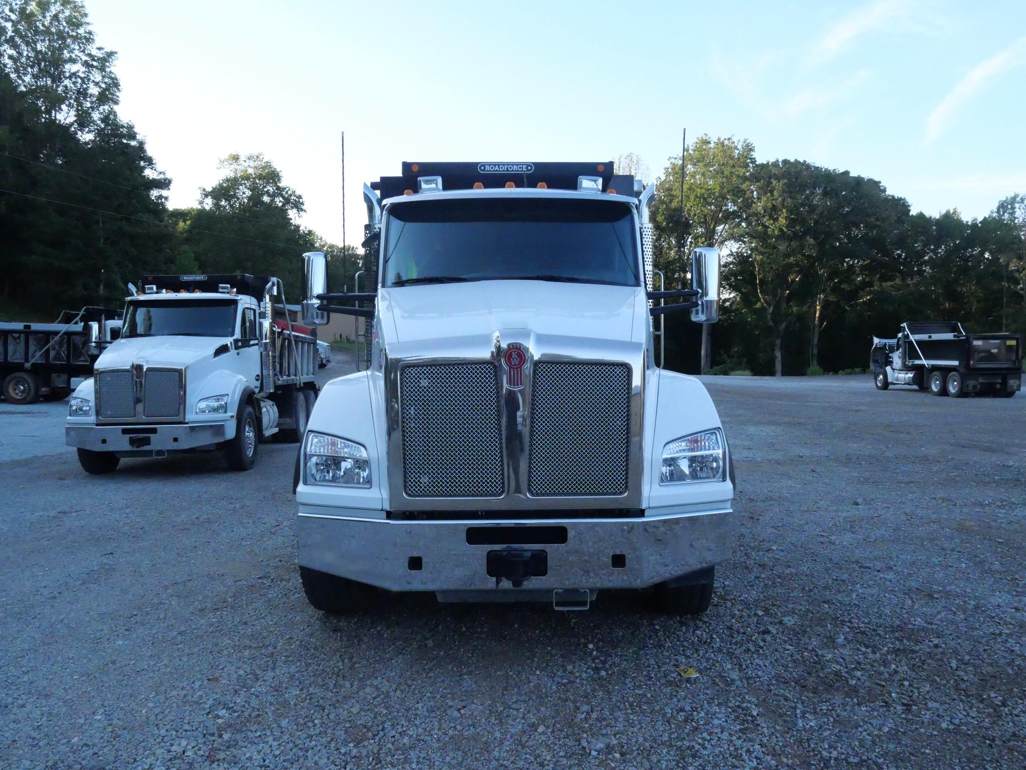 2026 Kenworth T880 Dump Truck (G81) - image 2