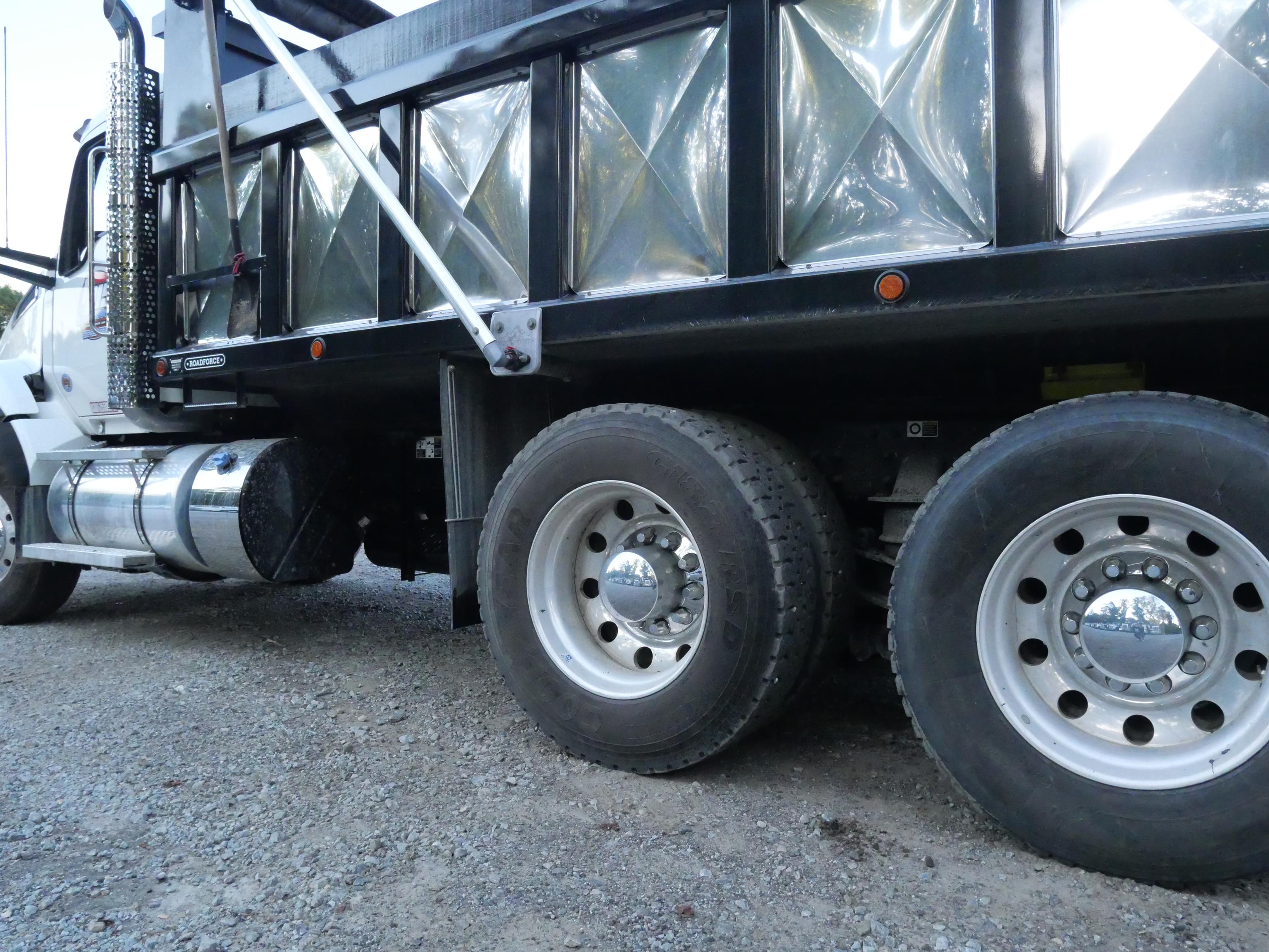 2026 Kenworth T880 Dump Truck (G82) - image 21