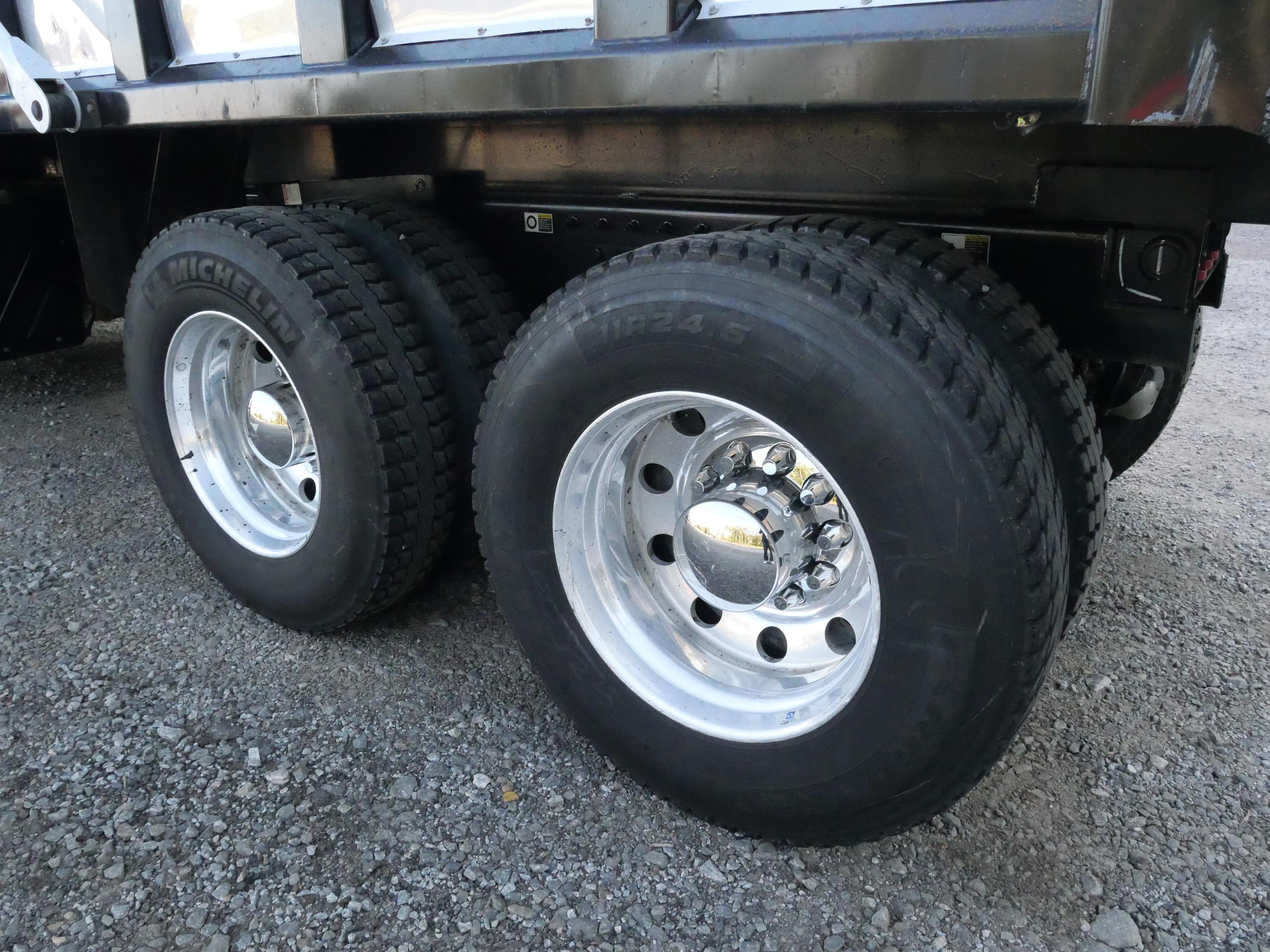 2025 Peterbilt 589 Dump Truck (G121) - image 17