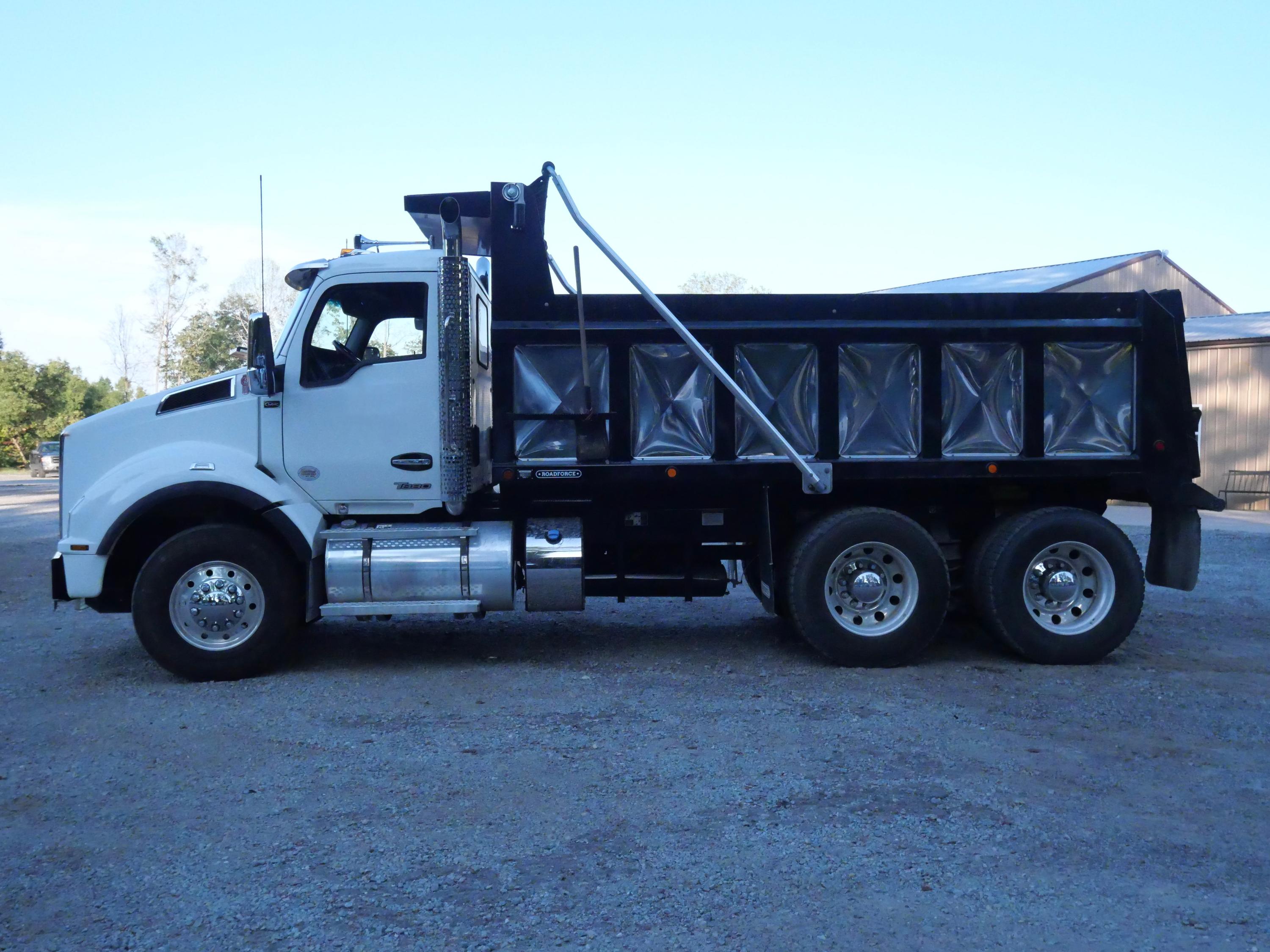 2026 Kenworth T880 Dump Truck (G82) - image 5