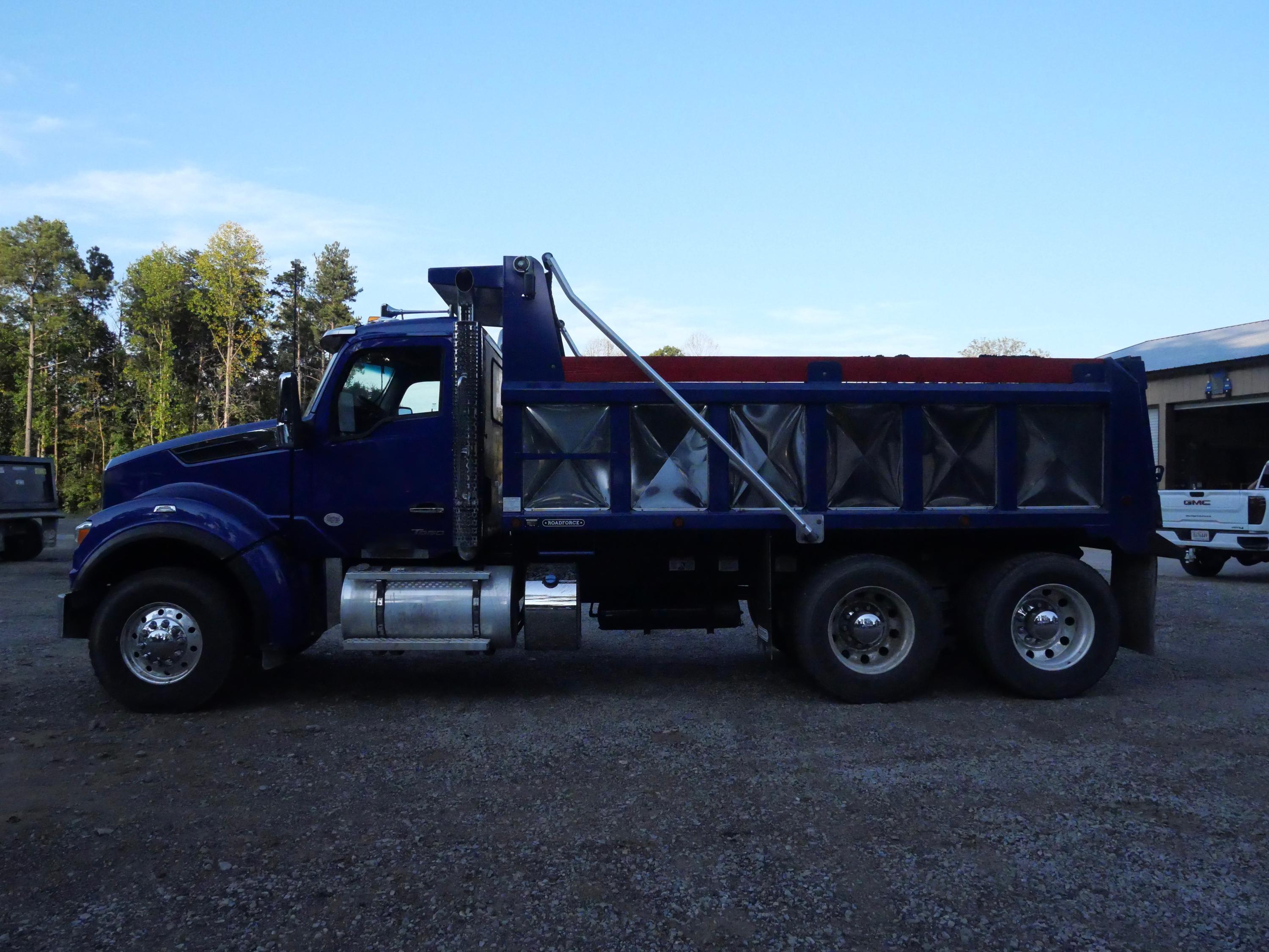 2026 Kenworth T880 Dump Truck (G99) - image 5