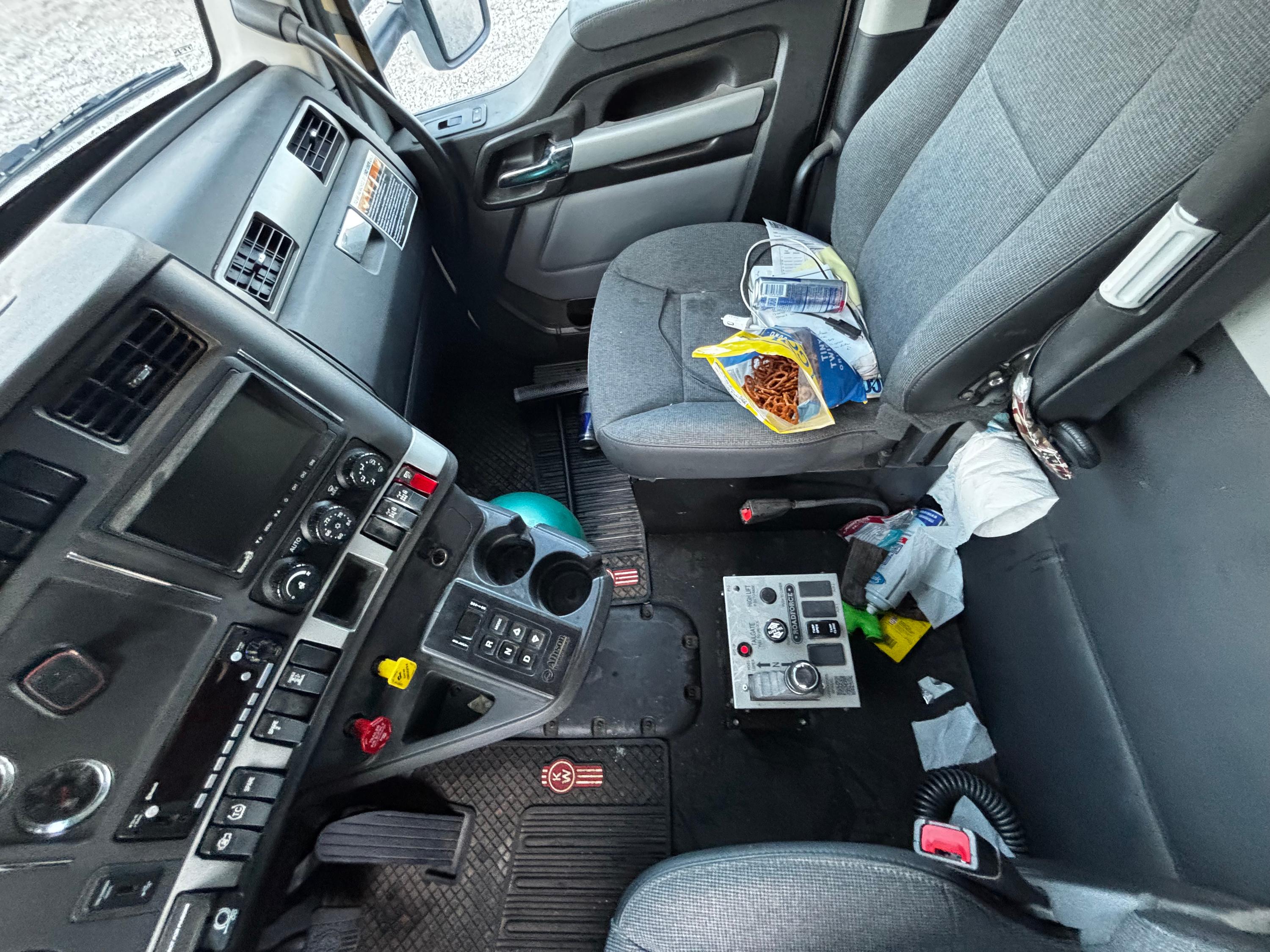 2026 Kenworth T880 Dump Truck (G126) - image 11
