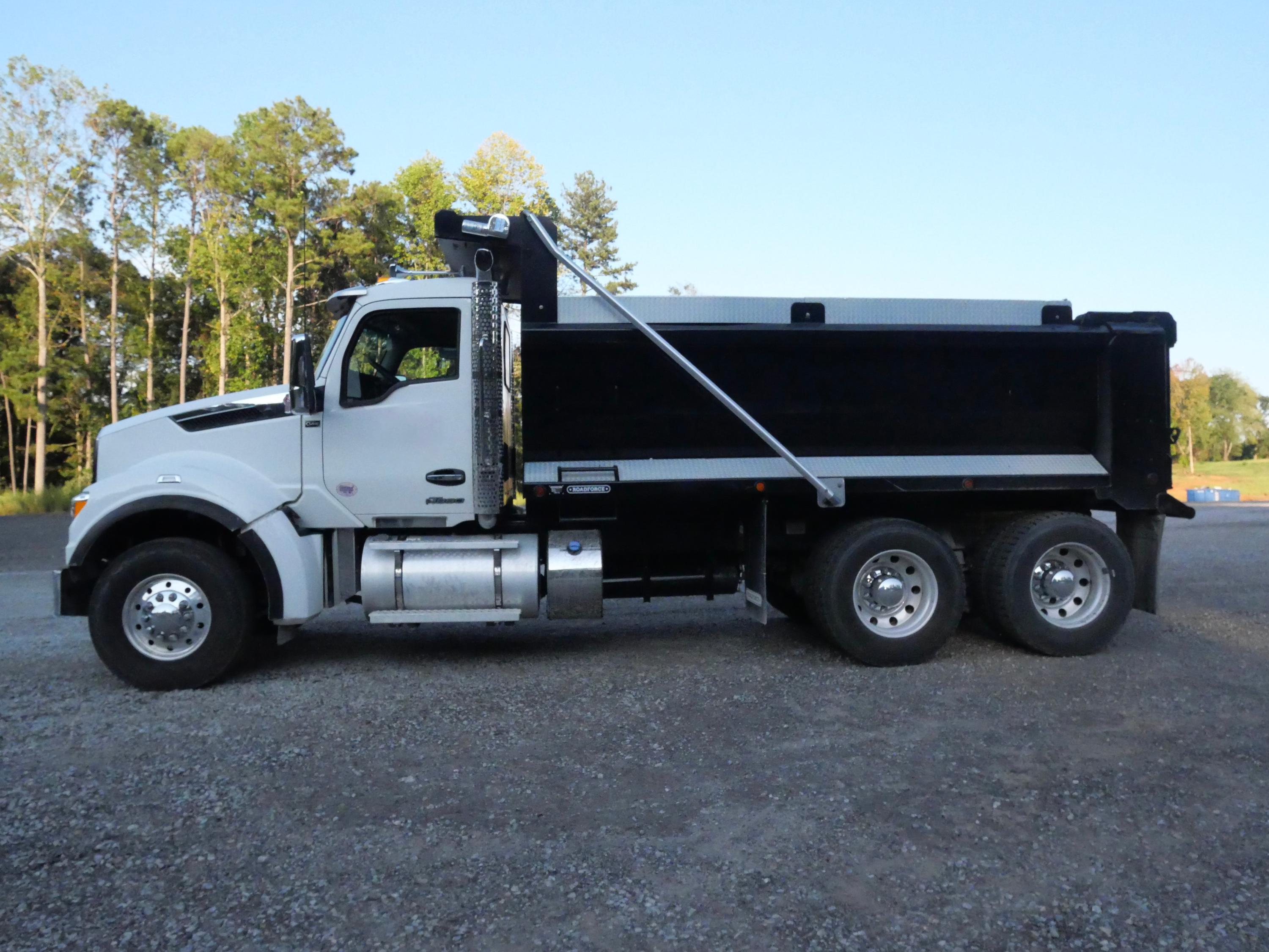 2026 Kenworth T880 Dump Truck (G97) - image 6