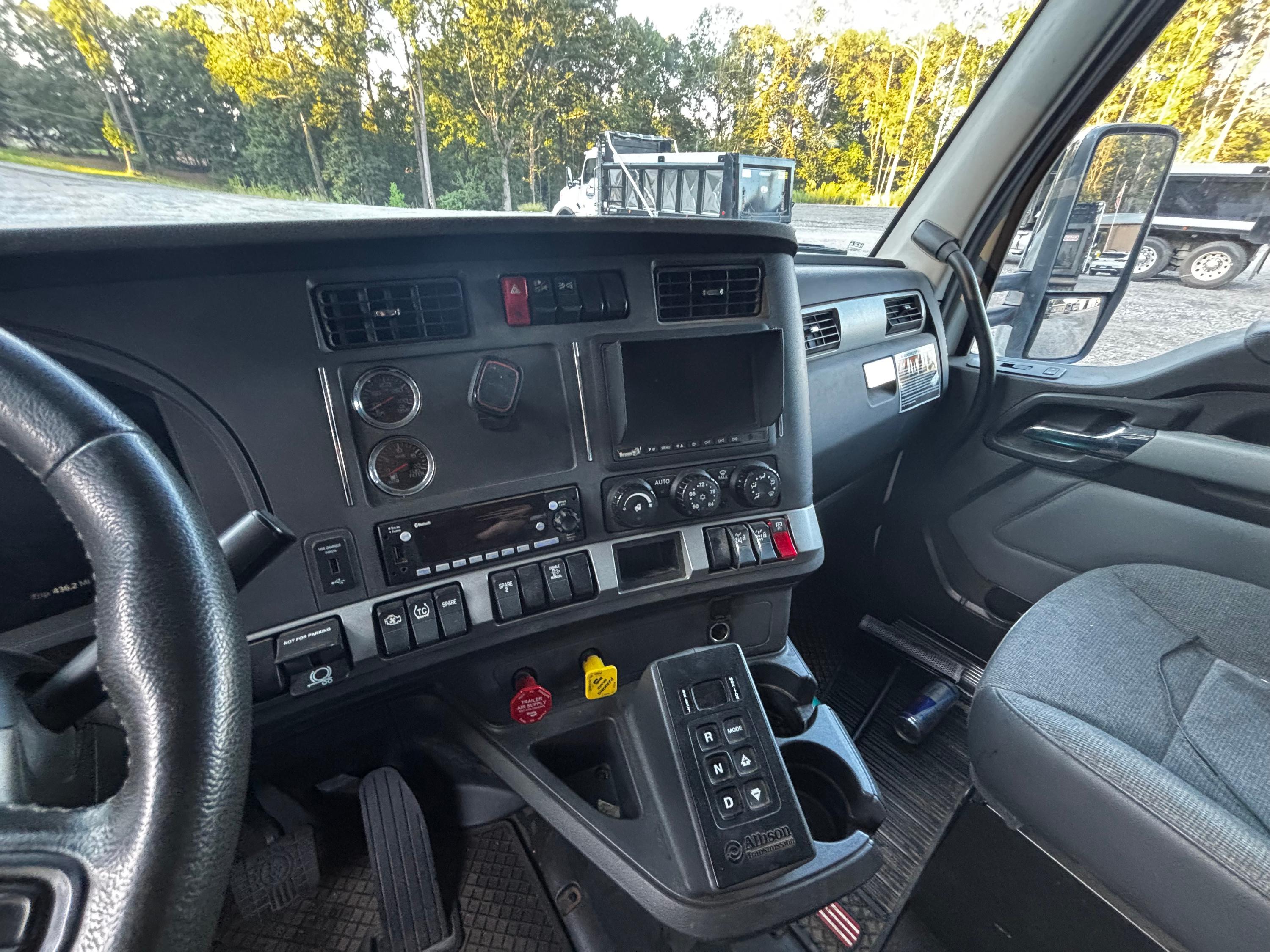 2026 Kenworth T880 Dump Truck (G126) - image 10