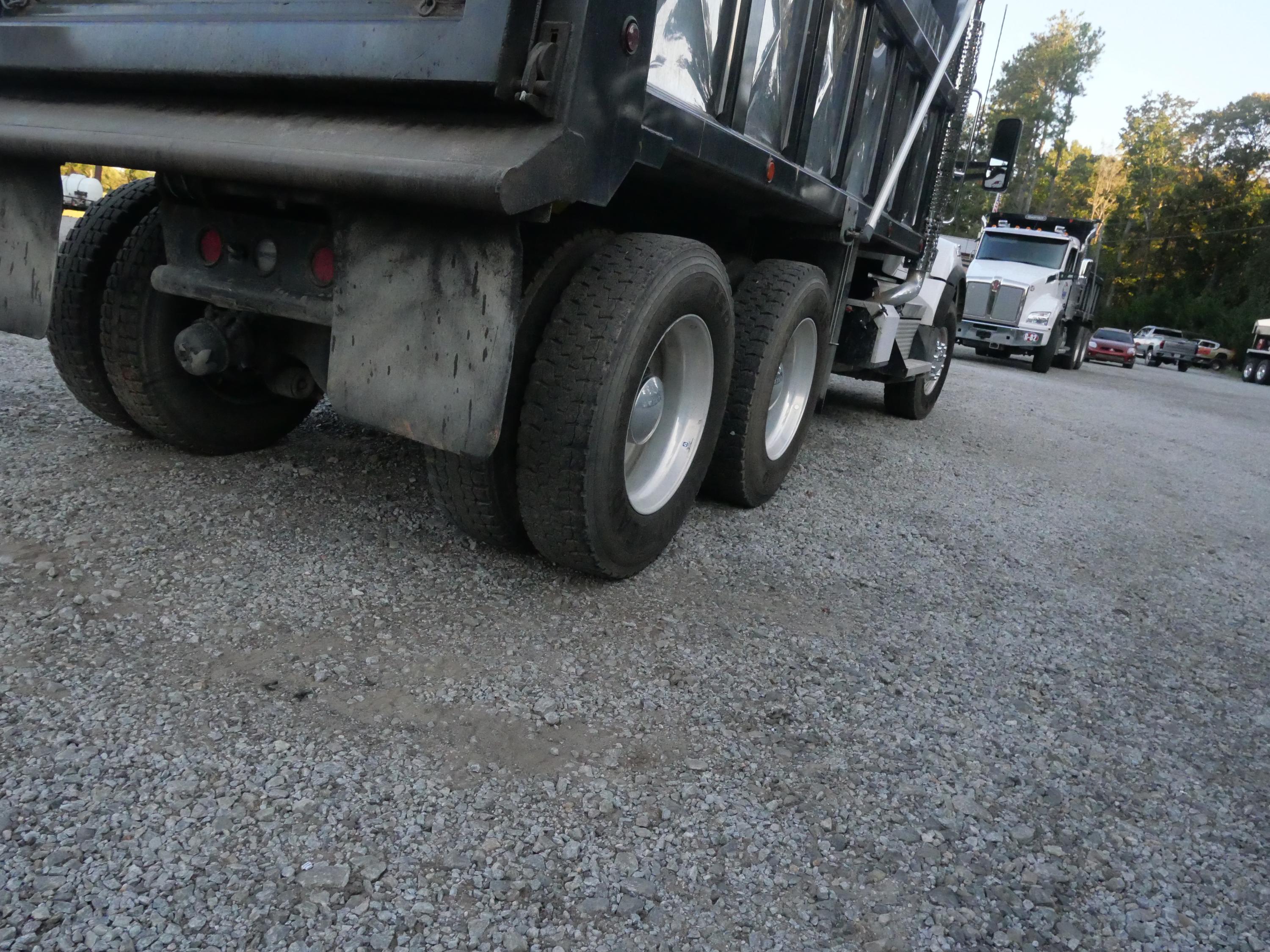 2026 Kenworth T880 Dump Truck (G83) - image 21