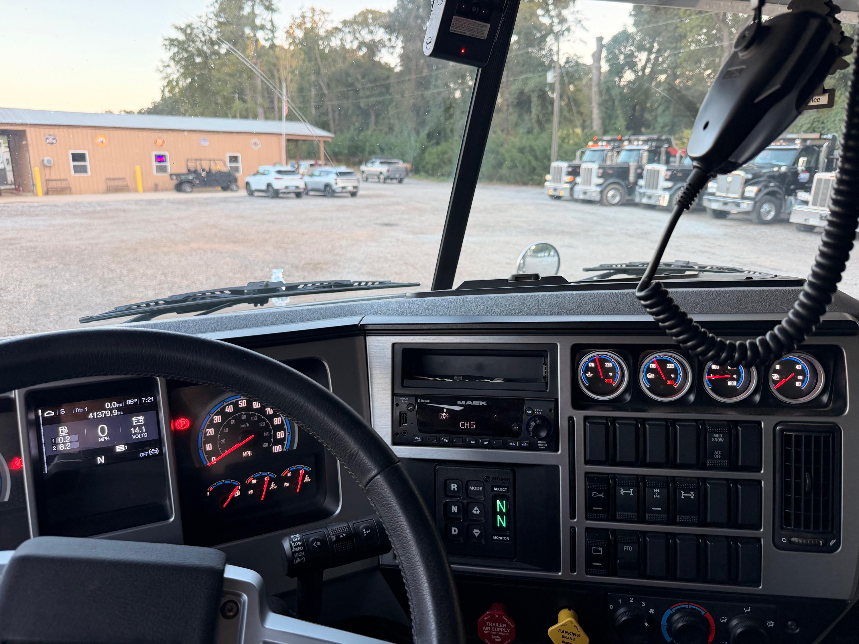 2026 Mack 64FR Dump Truck (G129) - image 10