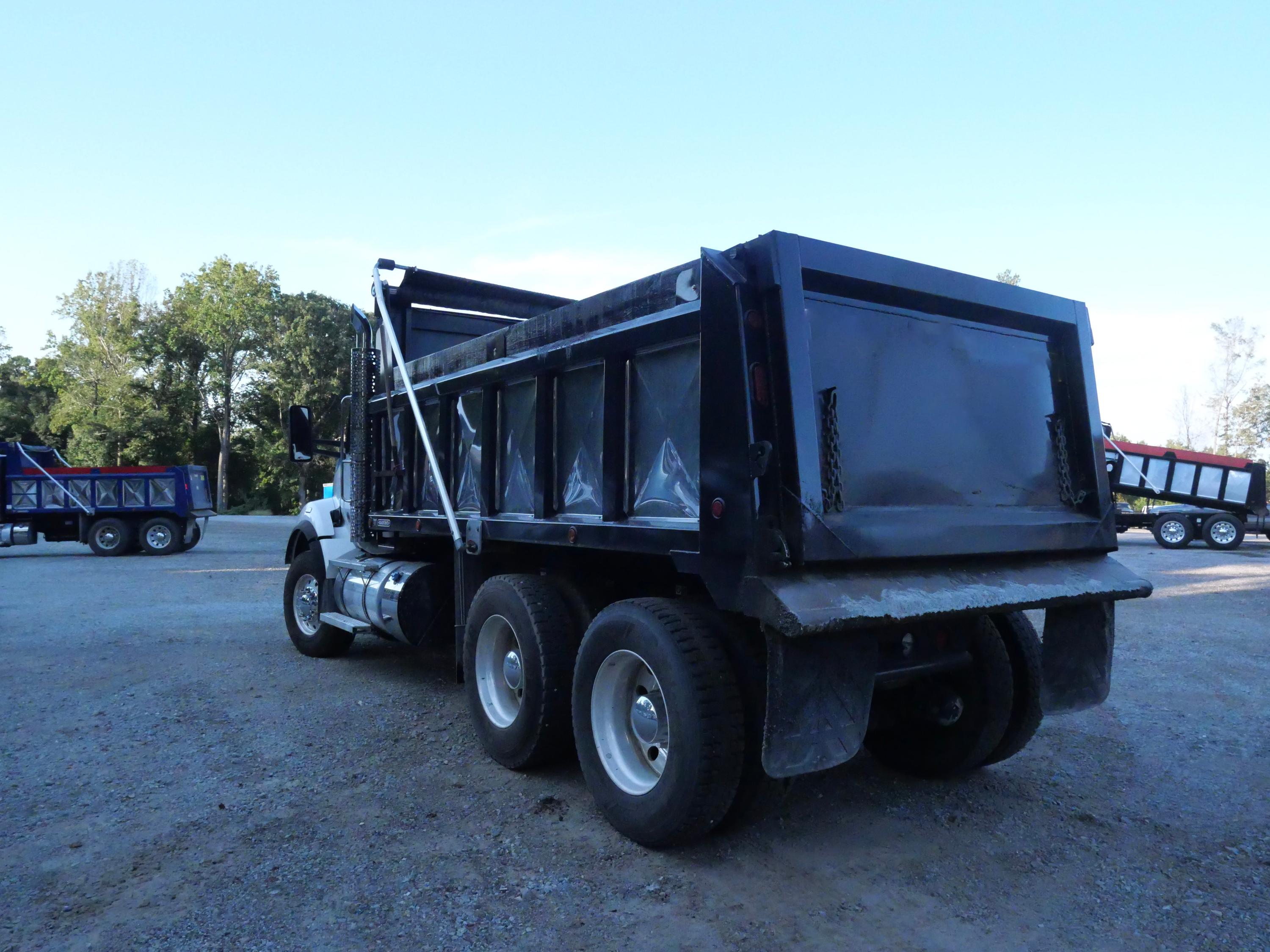 2026 Kenworth T880 Dump Truck (G82) - image 8