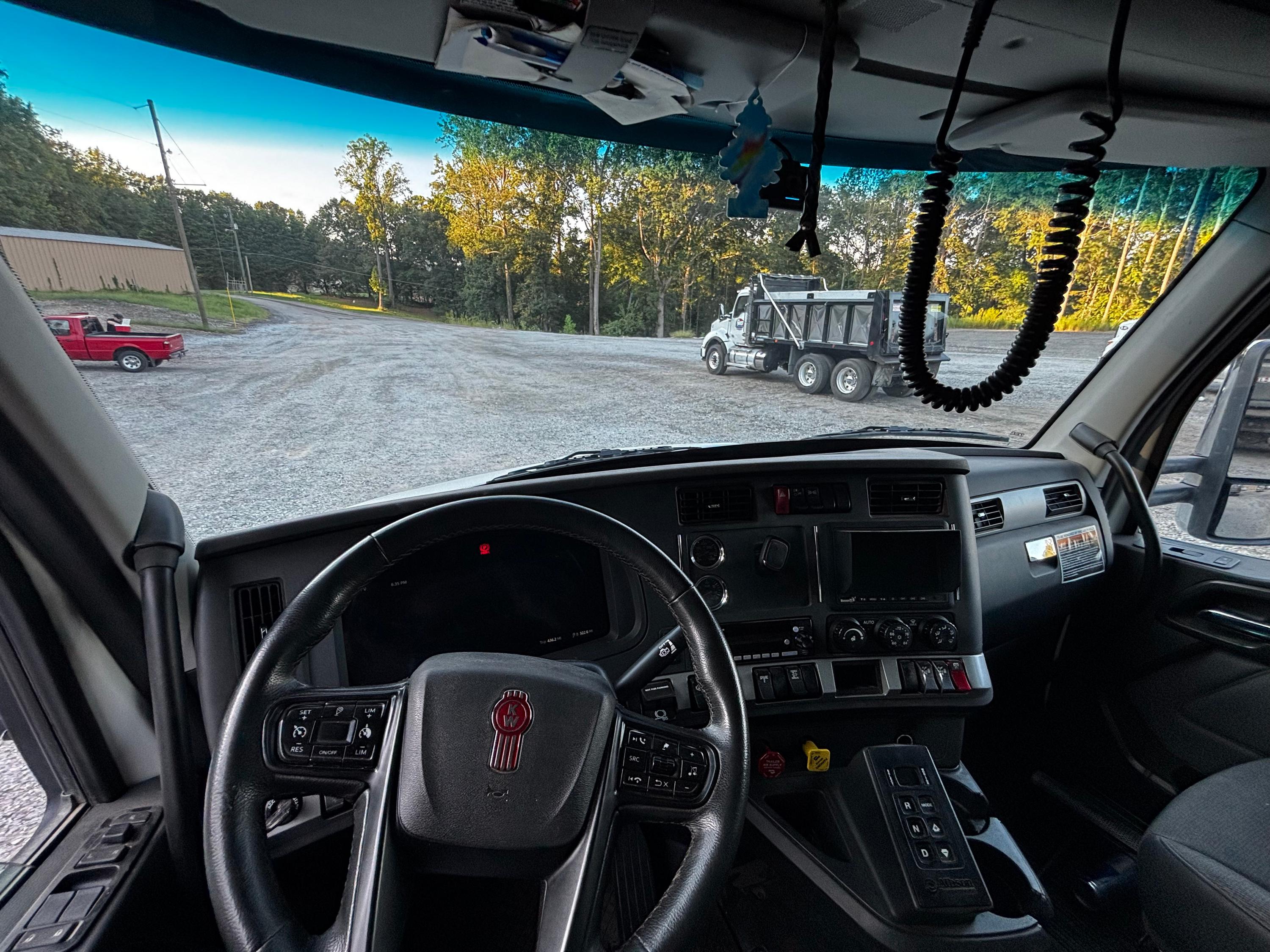 2026 Kenworth T880 Dump Truck (G126) - image 17