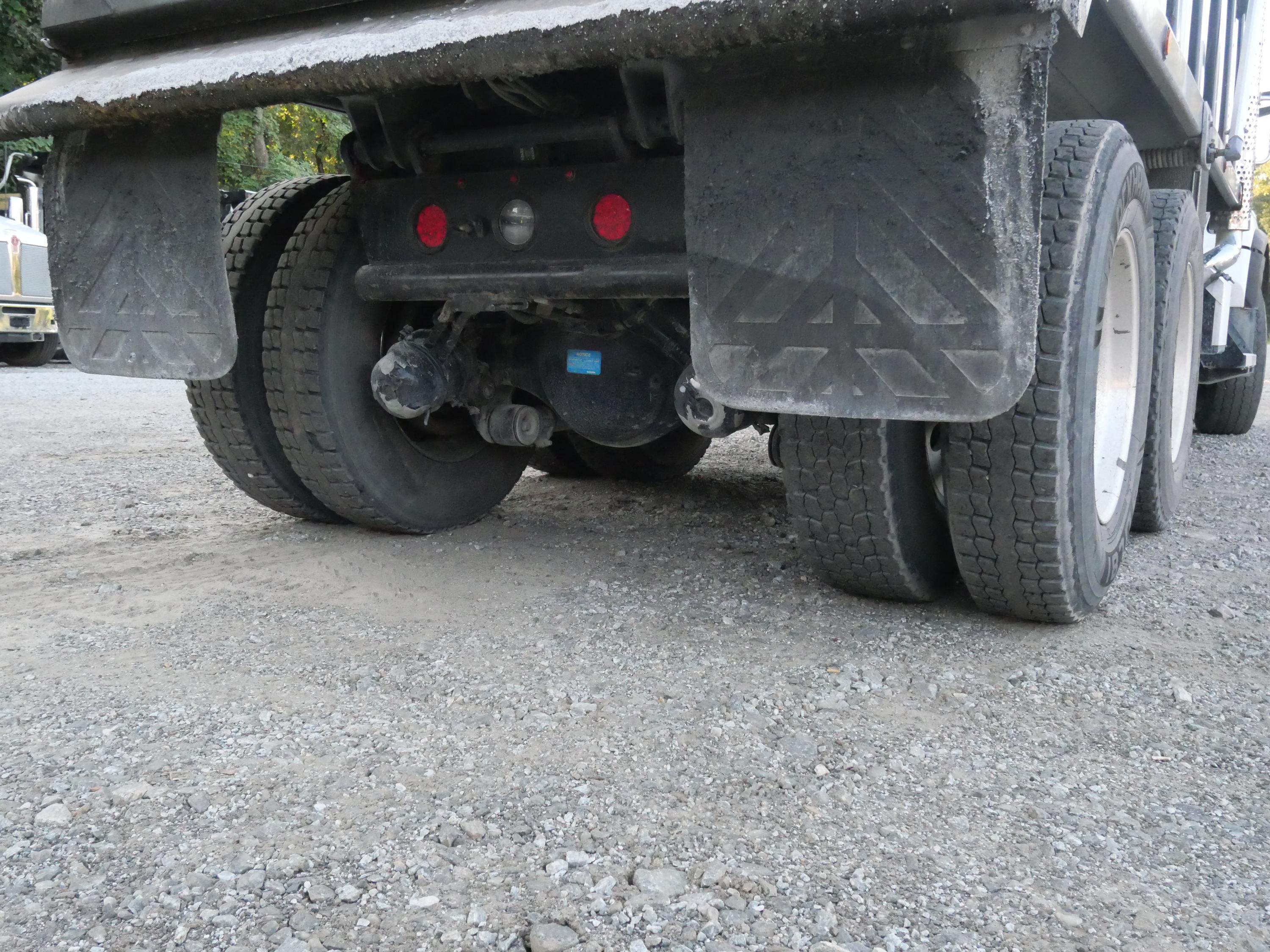 2026 Kenworth T880 Dump Truck (G82) - image 22