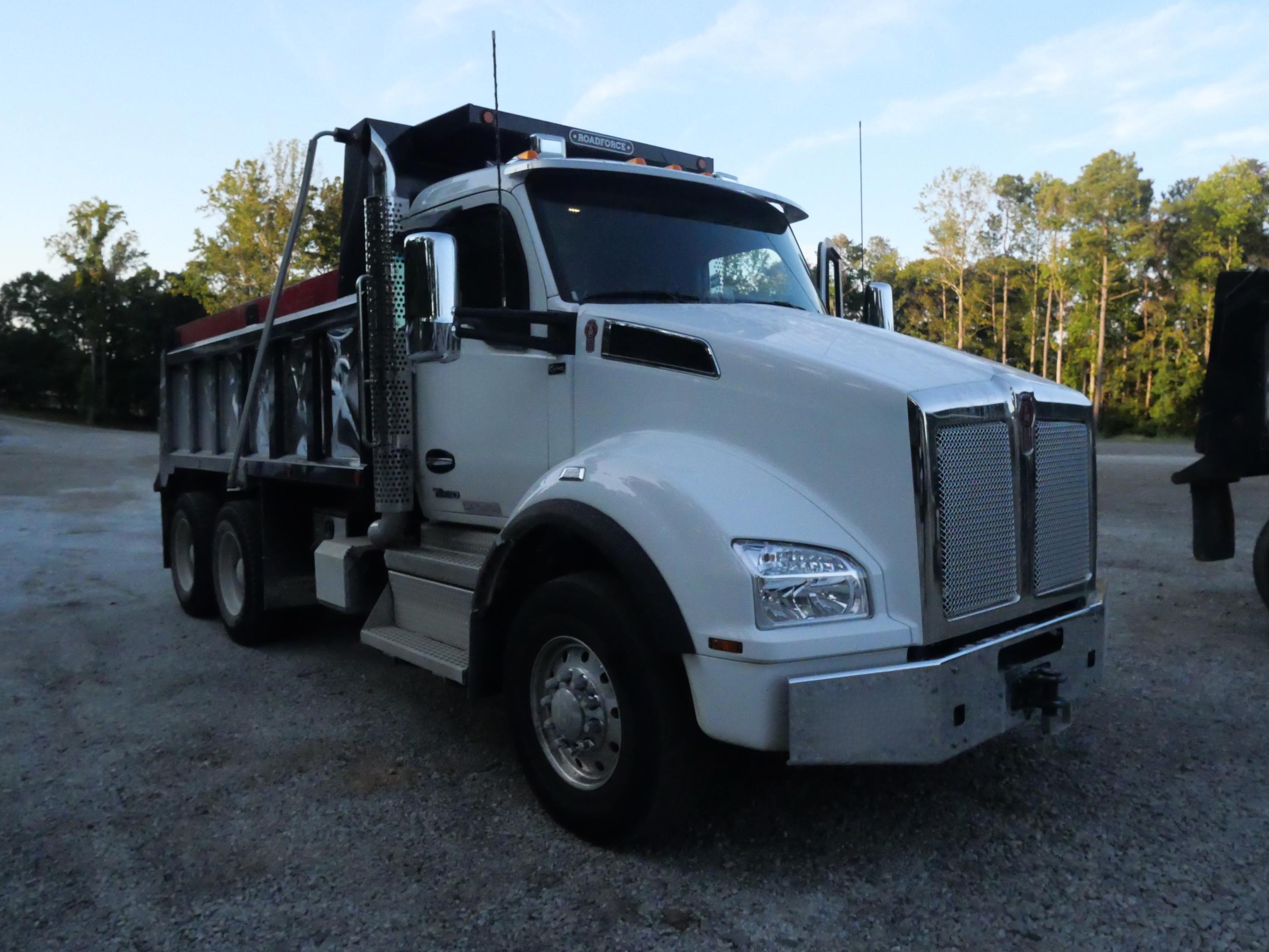 2026 Kenworth T880 Dump Truck (G83) - image 4
