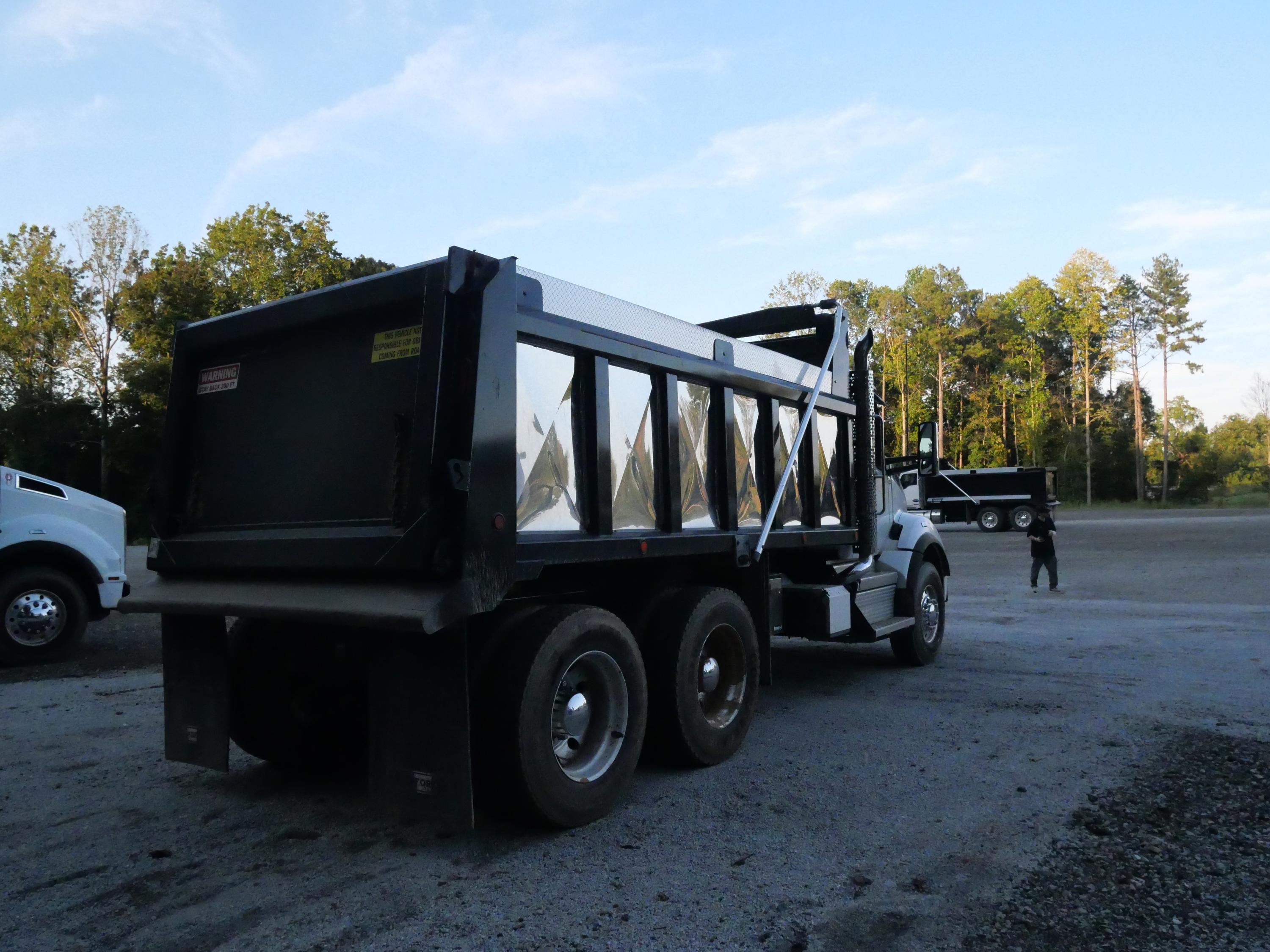 2026 Kenworth T880 Dump Truck (G127) - image 7