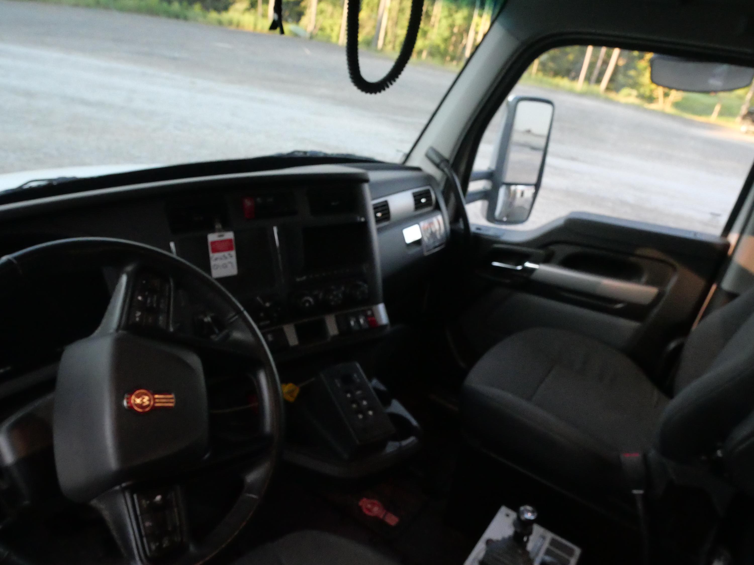 2026 Kenworth T880 Dump Truck (G107) - image 23