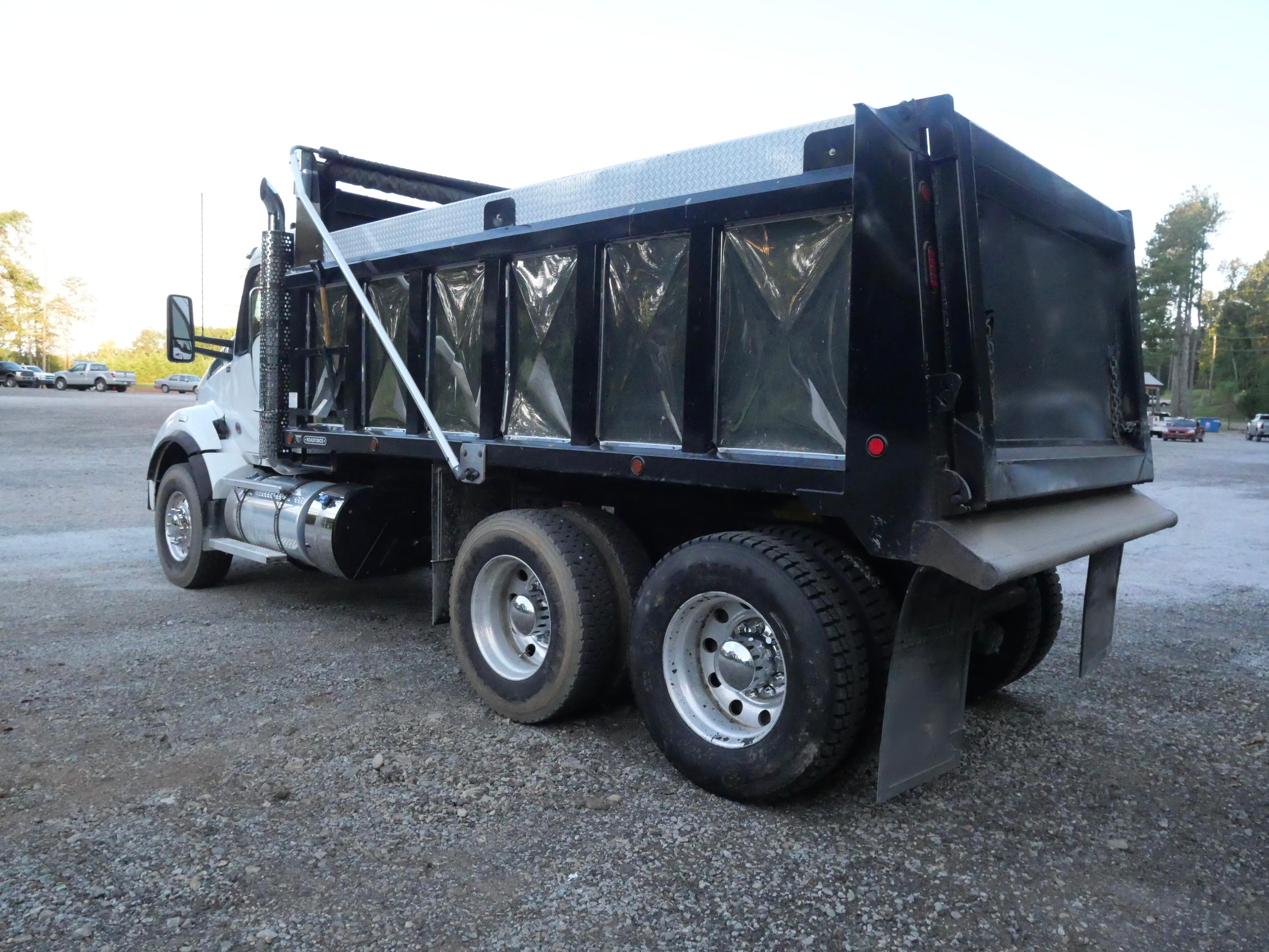 2026 Kenworth T880 Dump Truck (G126) - image 7