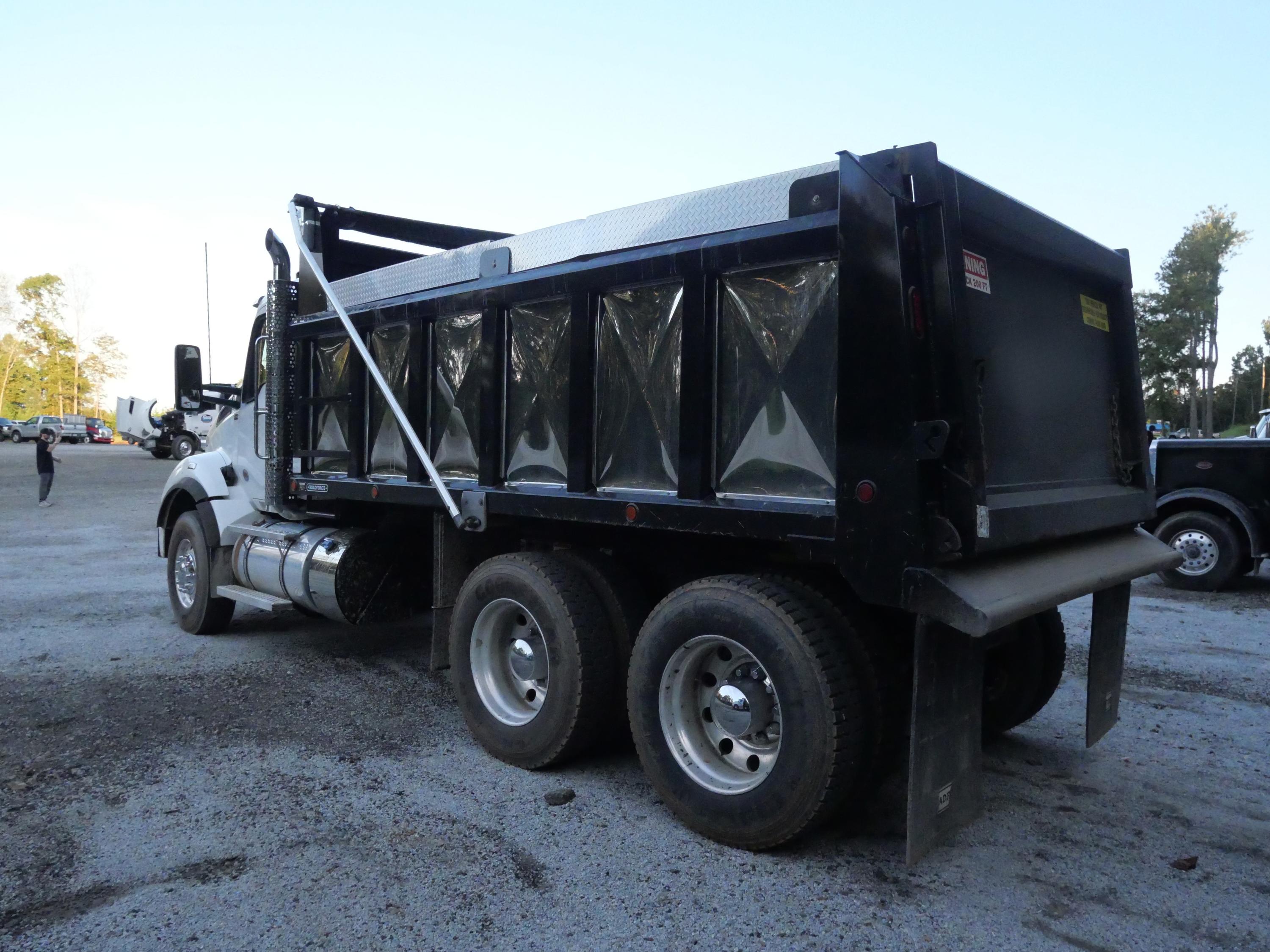 2026 Kenworth T880 Dump Truck (G127) - image 6