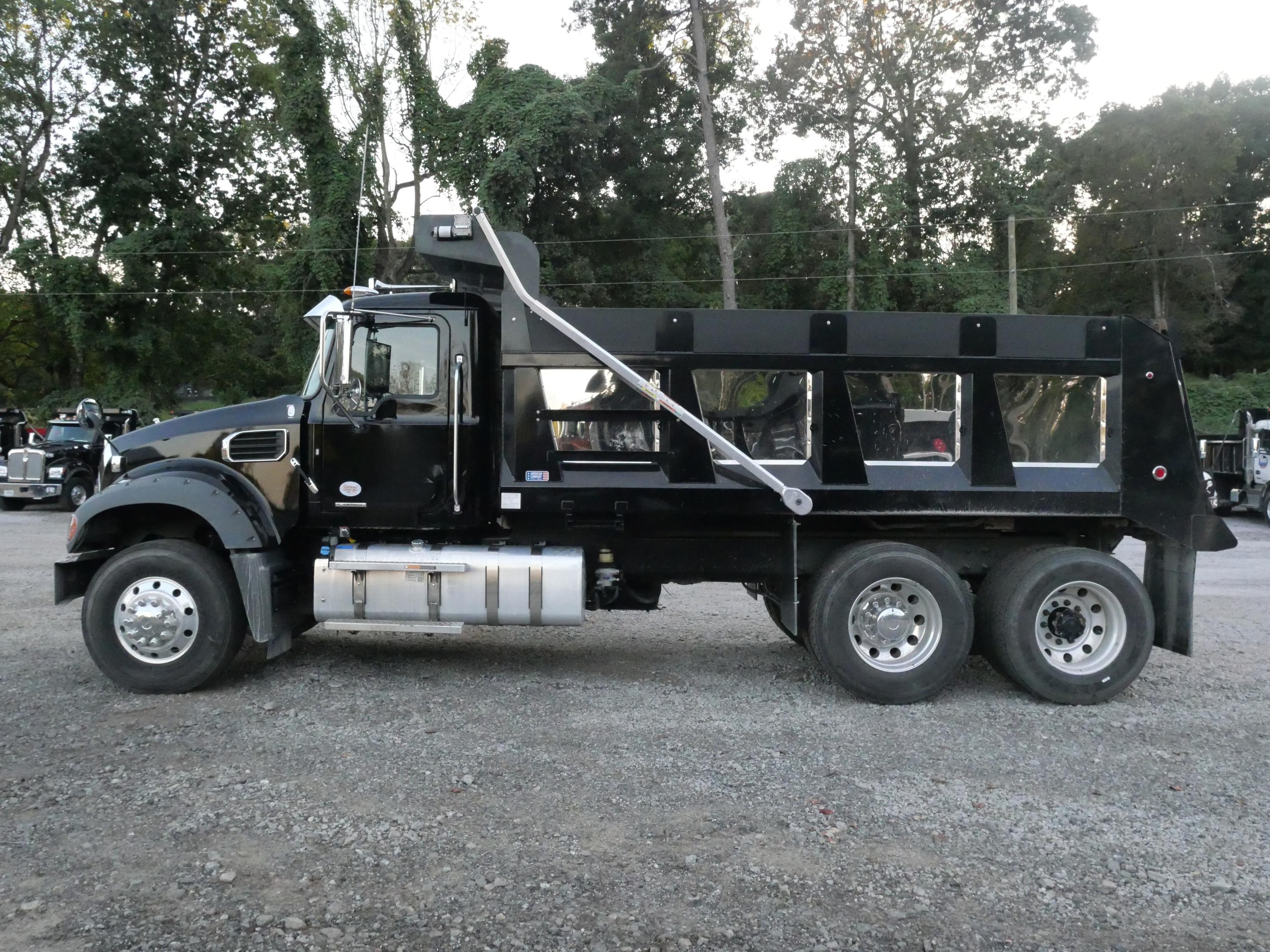 2026 Mack 64FR Dump Truck (G129) - image 5