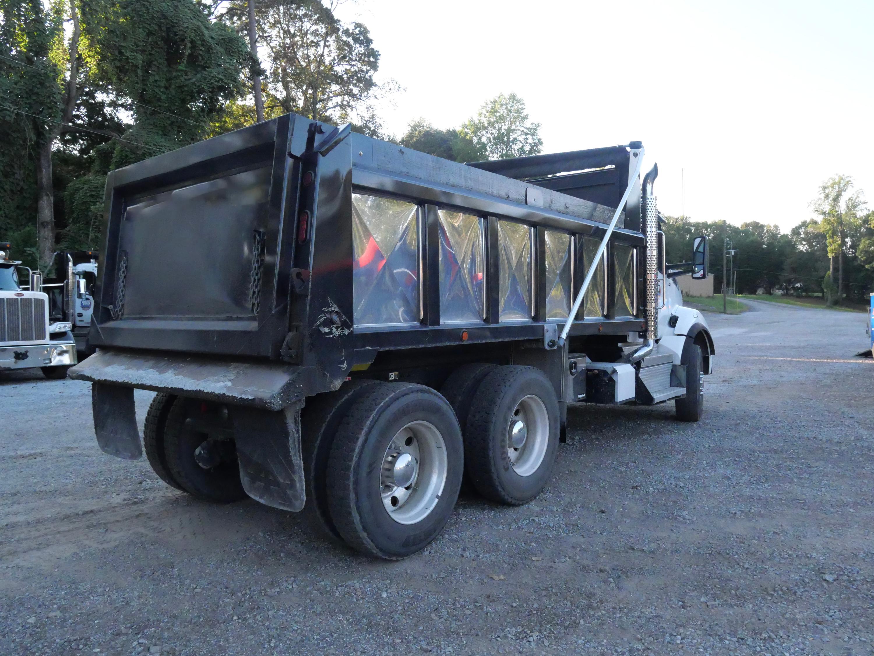 2026 Kenworth T880 Dump Truck (G82) - image 10