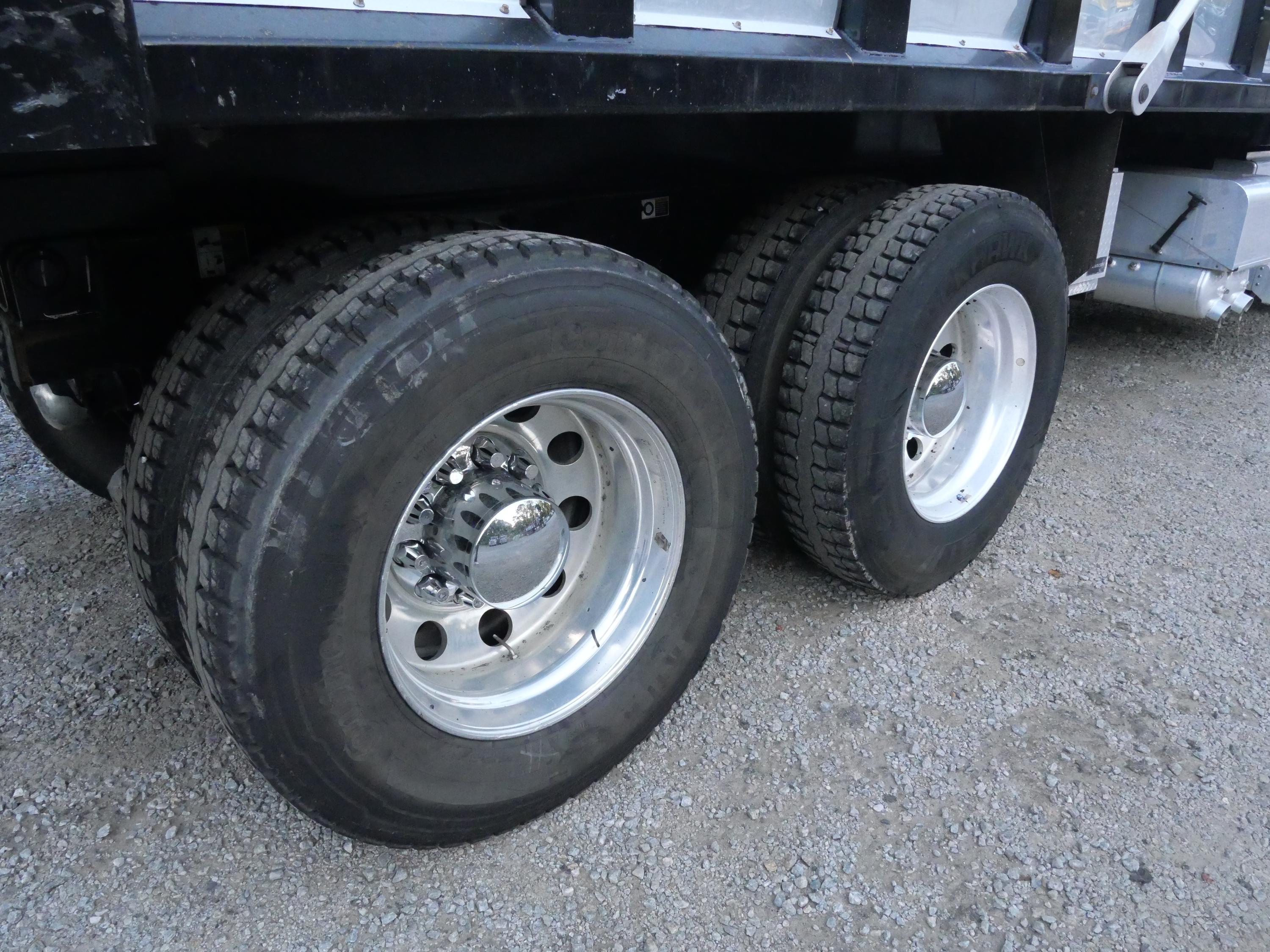 2025 Peterbilt 589 Dump Truck (G121) - image 18