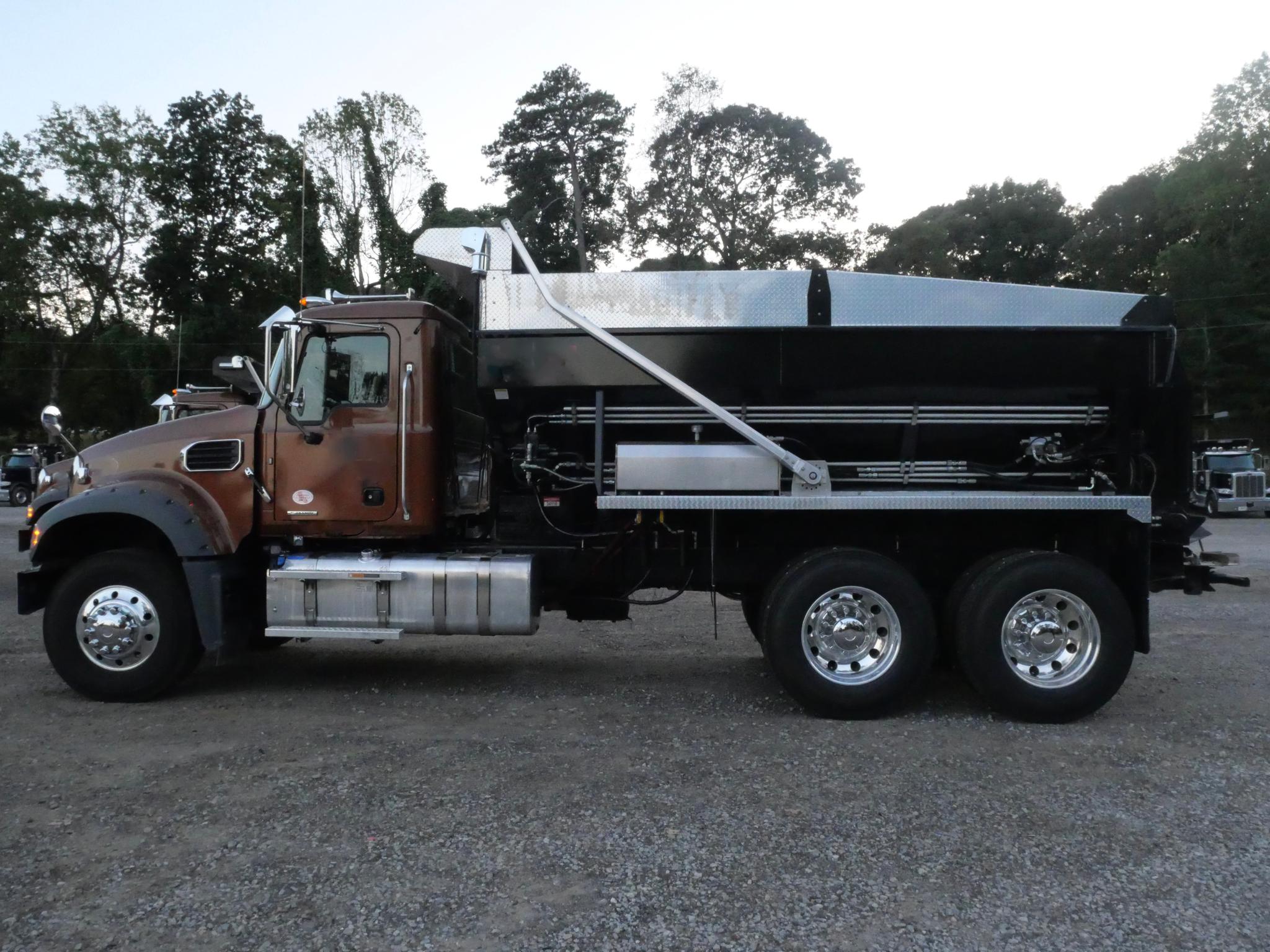 2027 Mack 64F Spreader (G131) - image 5