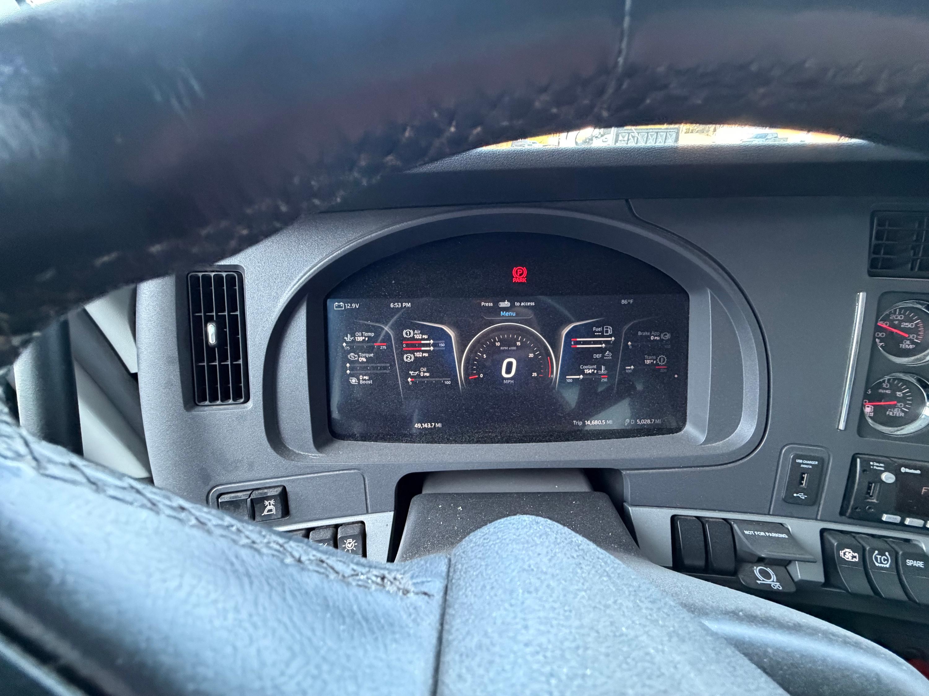 2026 Kenworth T880 Dump Truck (G127) - image 12