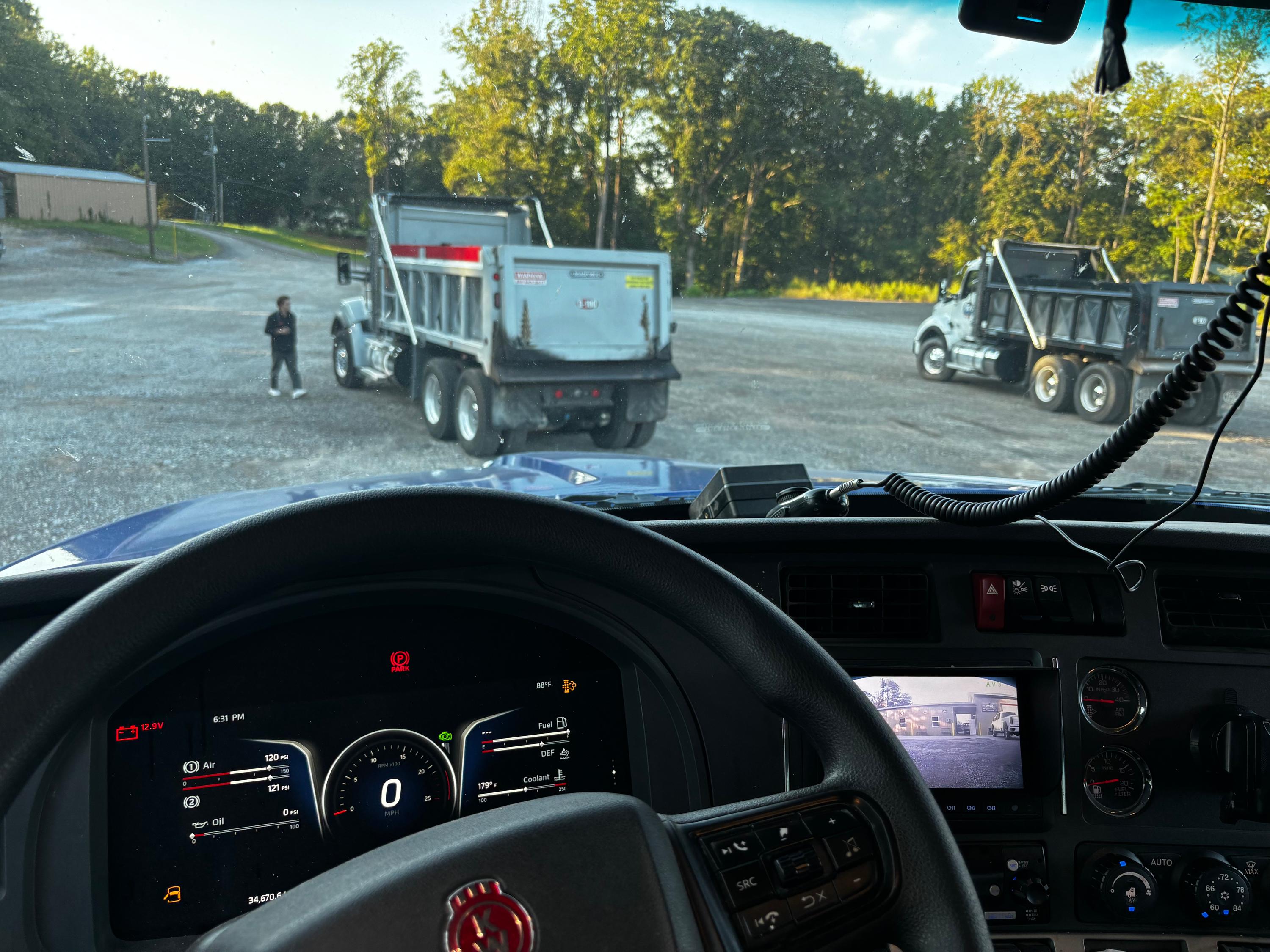 2026 Kenworth T880 Dump Truck (G99) - image 11