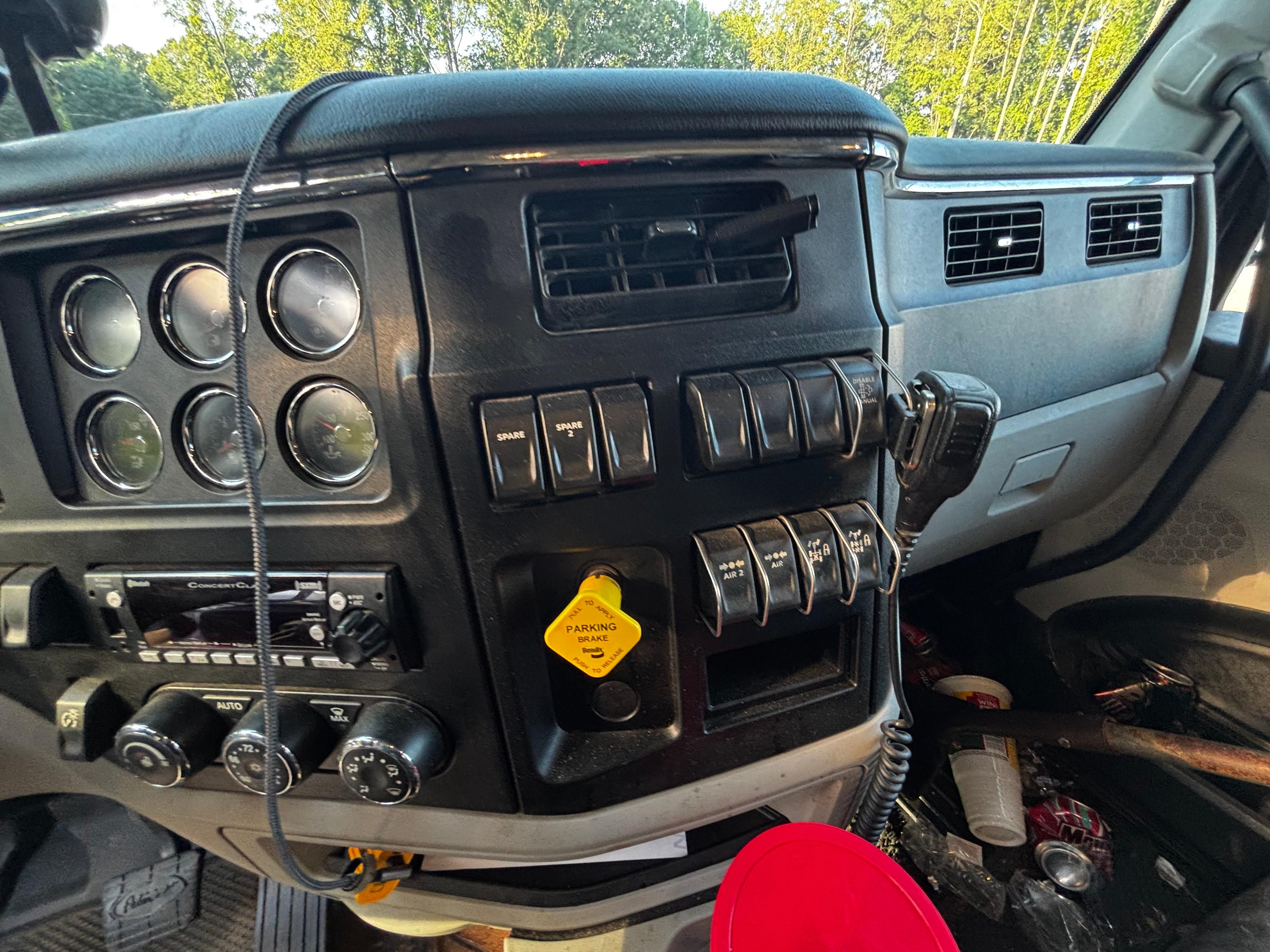2025 Peterbilt 589 Dump Truck (G116) - image 3