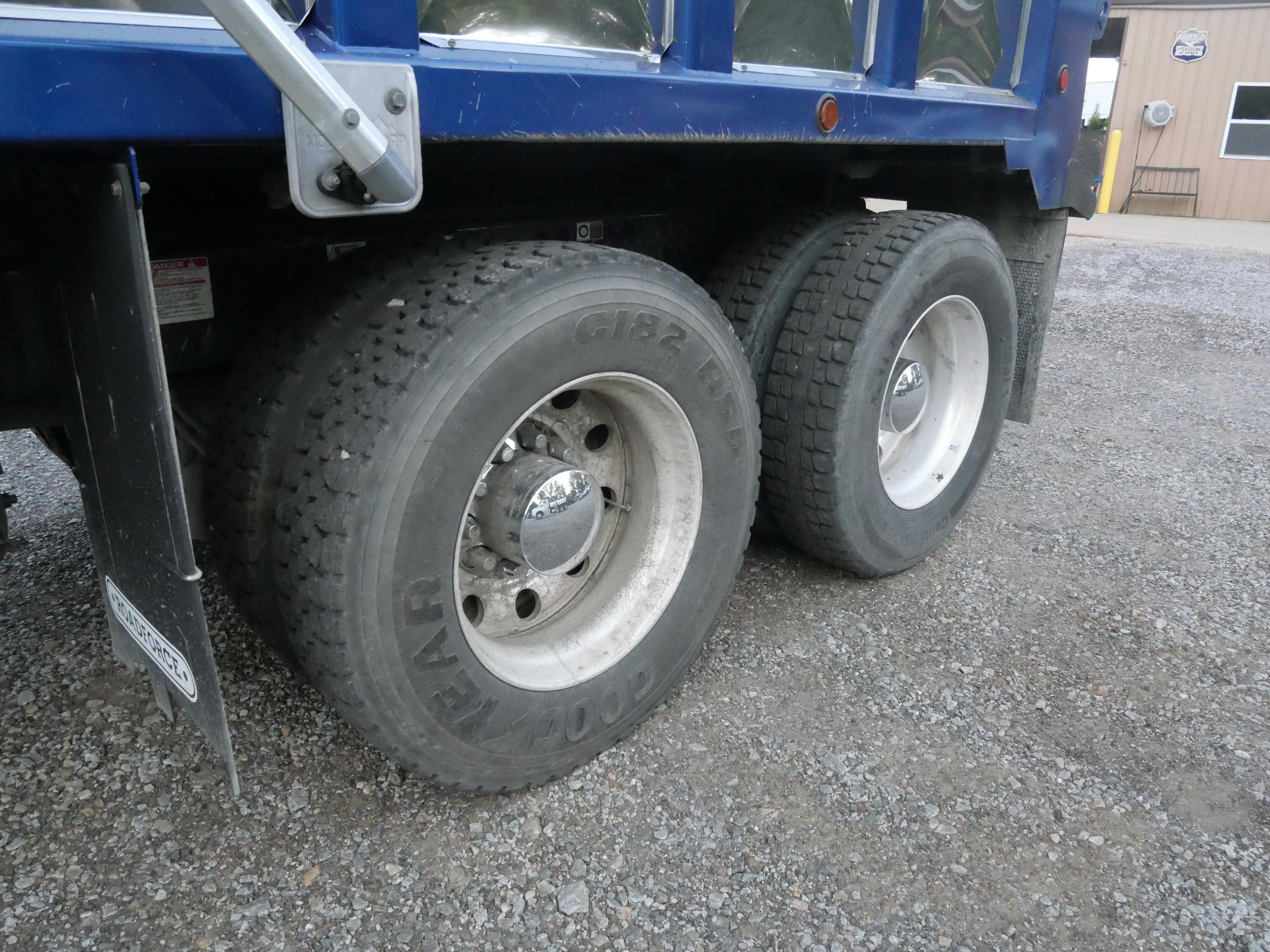 2026 Kenworth T880 Dump Truck (G99) - image 21