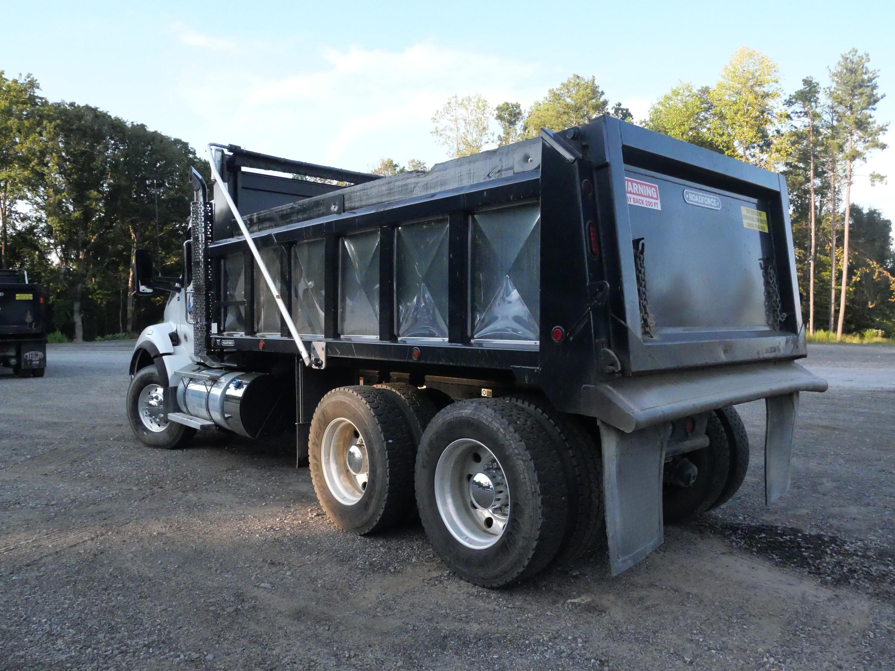 2026 Kenworth T880 Dump Truck (G107) - image 7