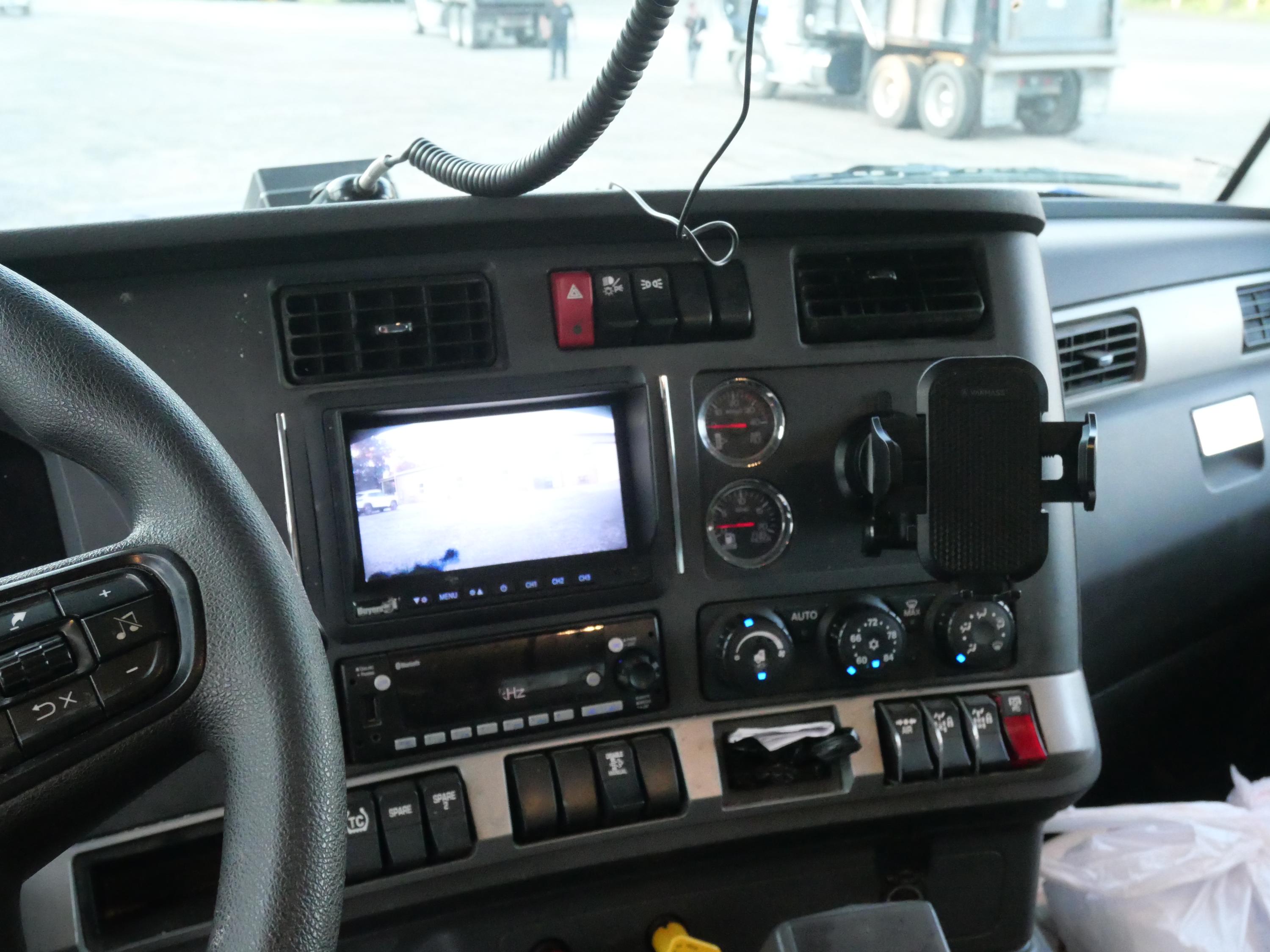 2026 Kenworth T880 Dump Truck (G99) - image 15