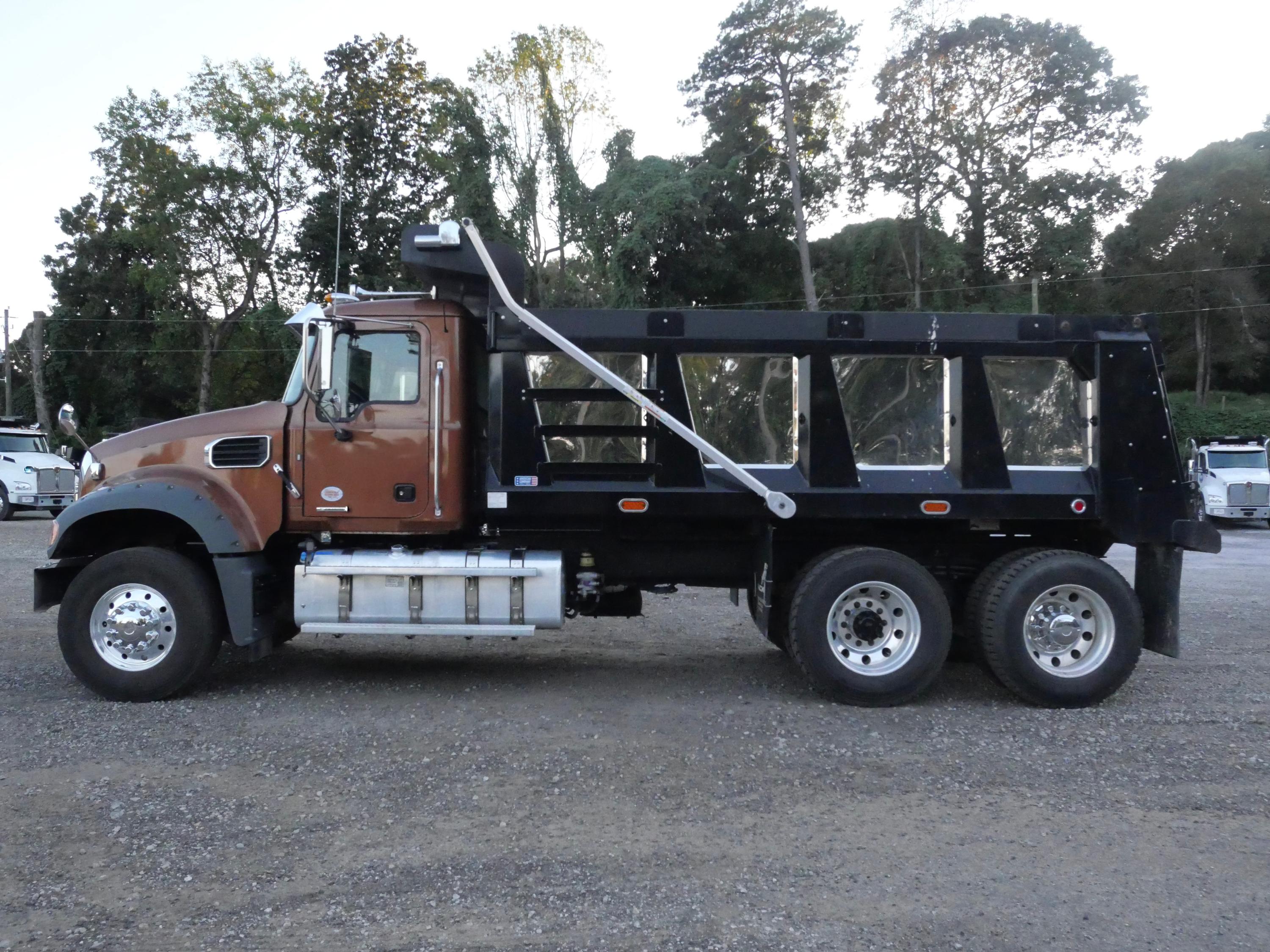 2026 Mack 64FR Dump Truck (G128) - image 5