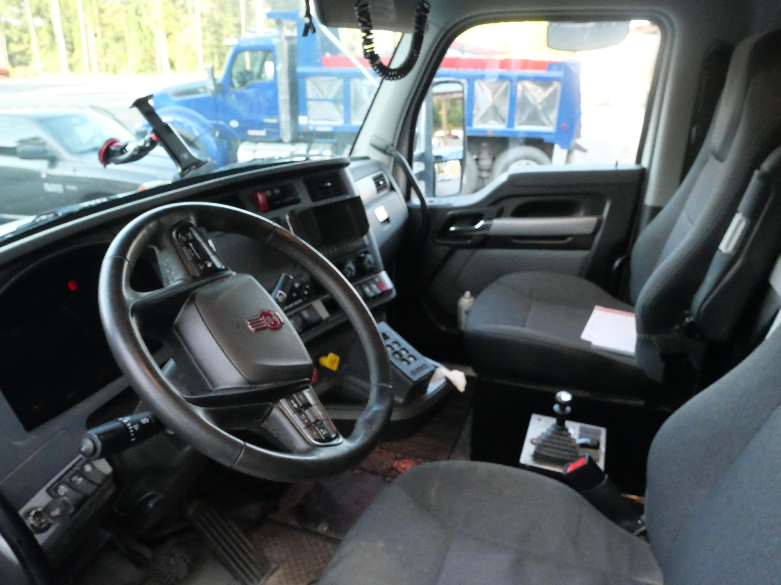 2026 Kenworth T880 Dump Truck (G82) - image 11