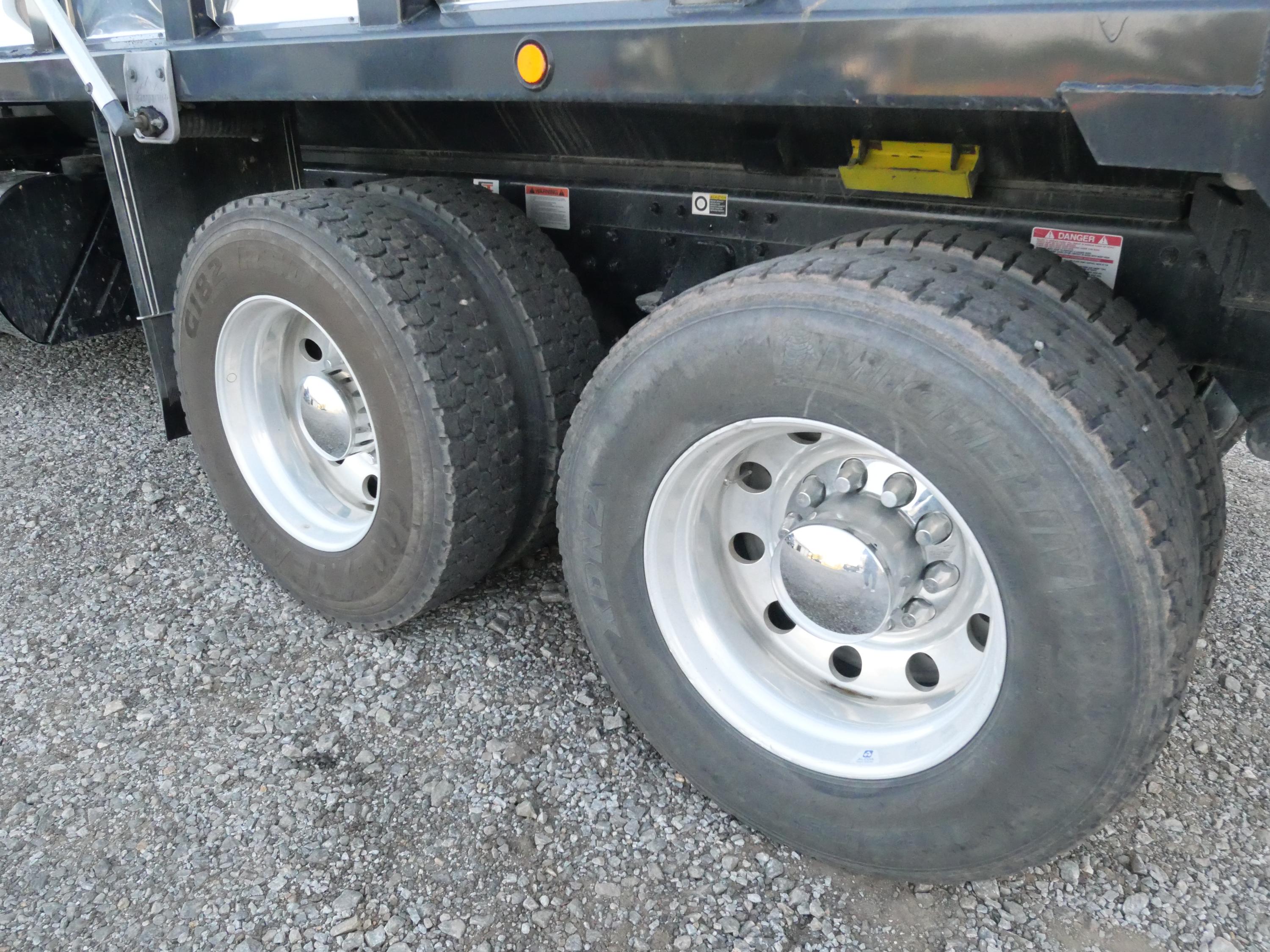 2026 Kenworth T880 Dump Truck (G81) - image 18