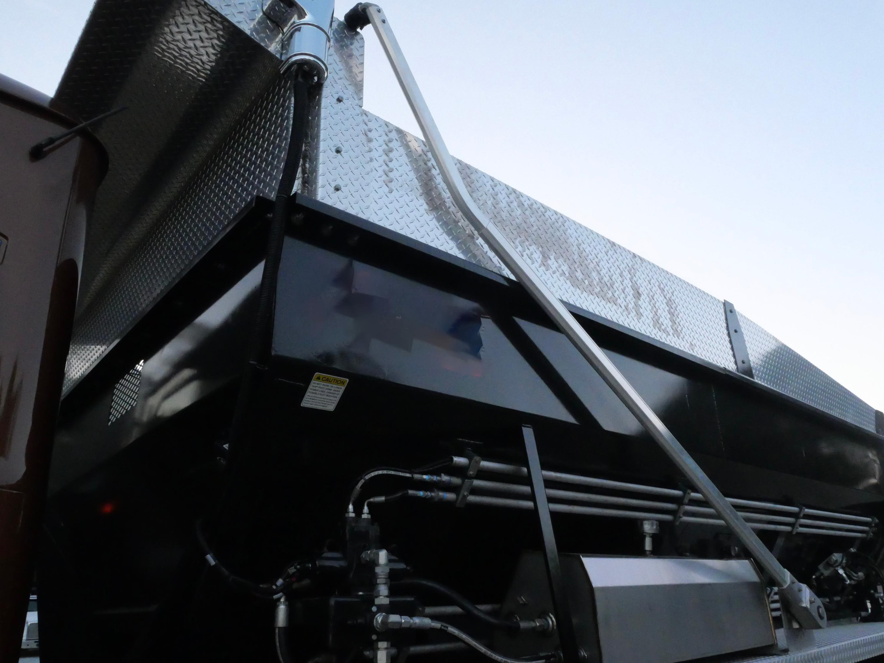 2027 Mack 64F Spreader (G131) - image 32