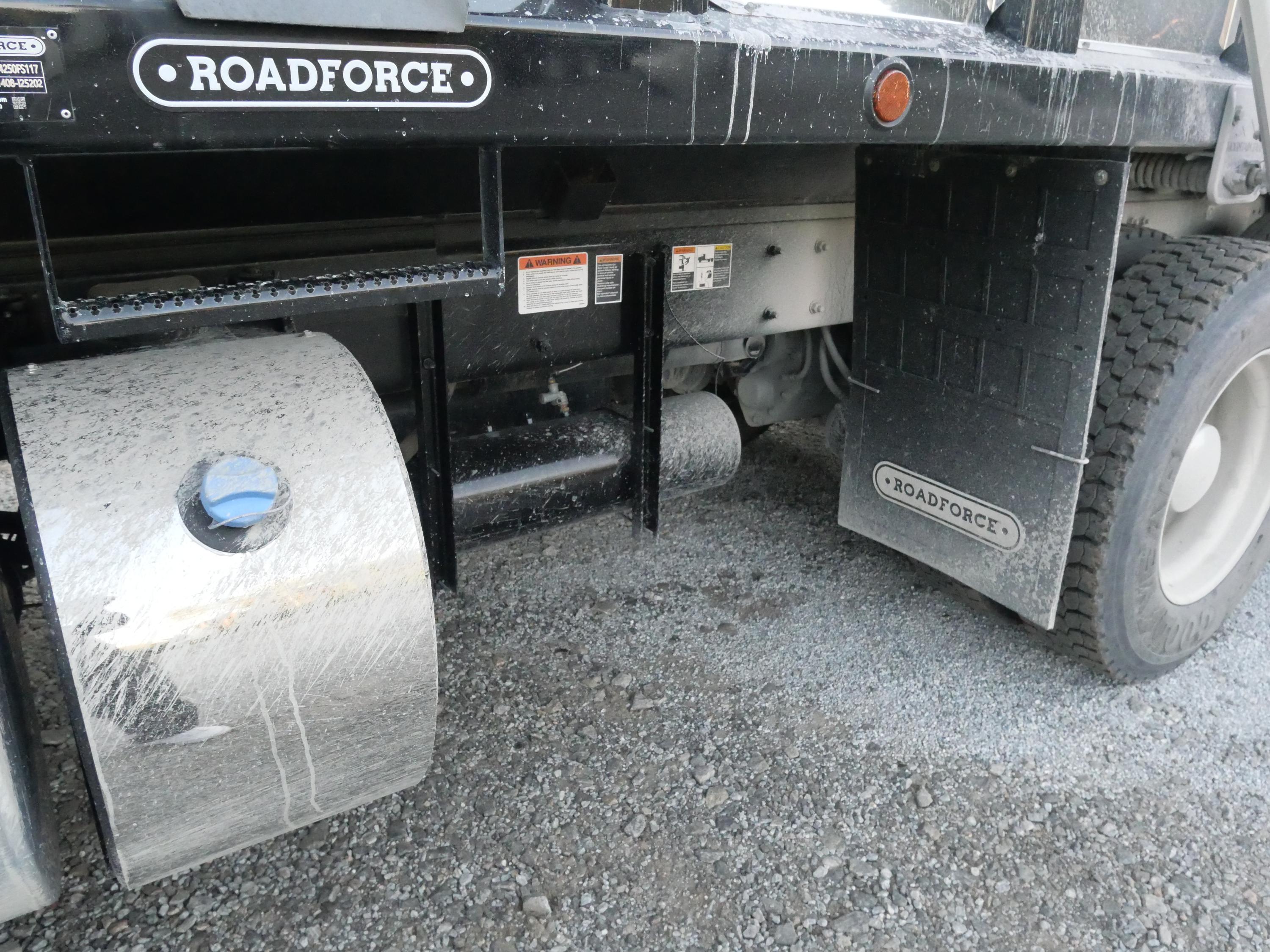 2026 Kenworth T880 Dump Truck (G83) - image 28