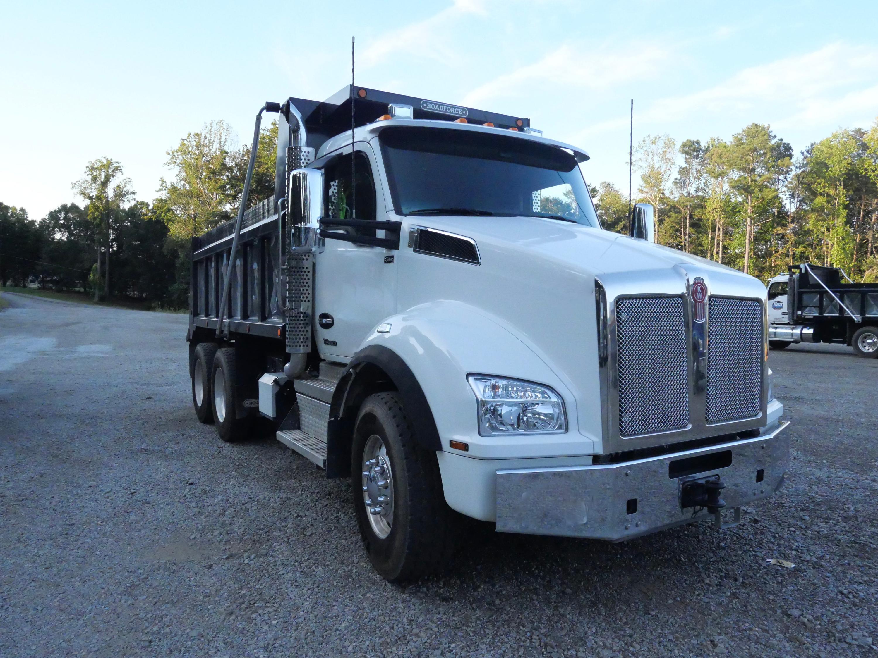 2026 Kenworth T880 Dump Truck (G81) - image 4