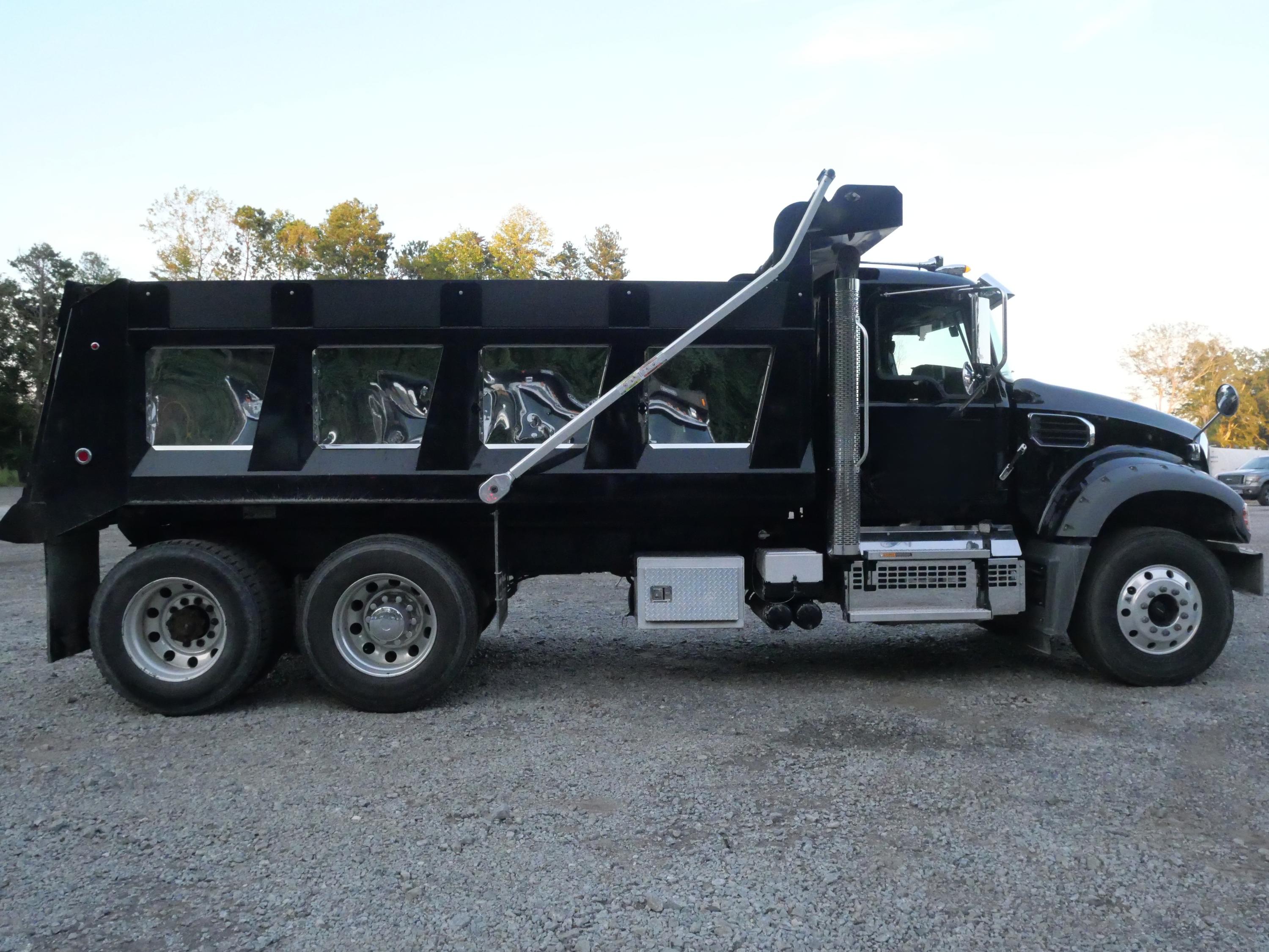 2026 Mack 64FR Dump Truck (G129) - image 6