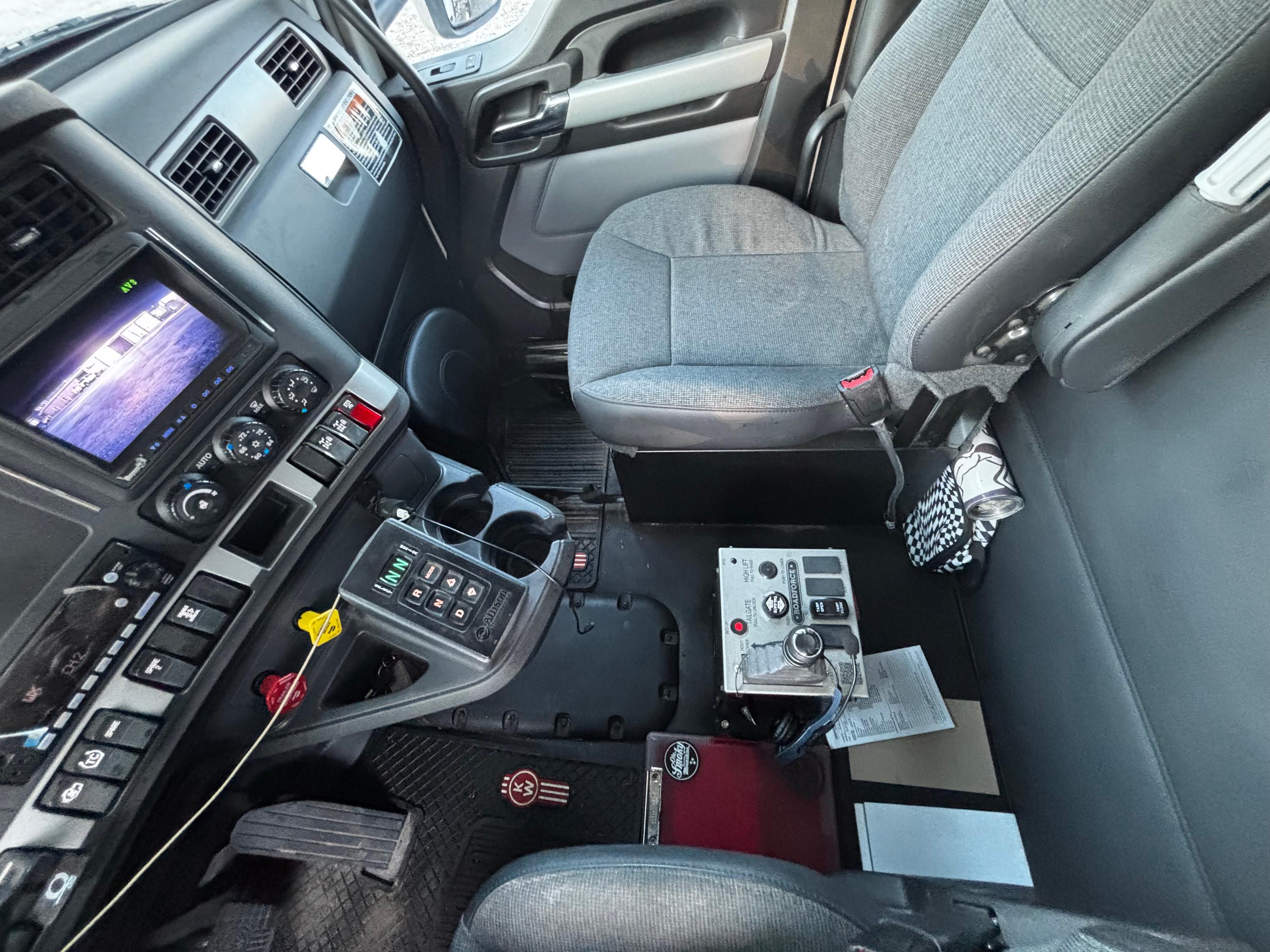 2026 Kenworth T880 Dump Truck (G107) - image 12