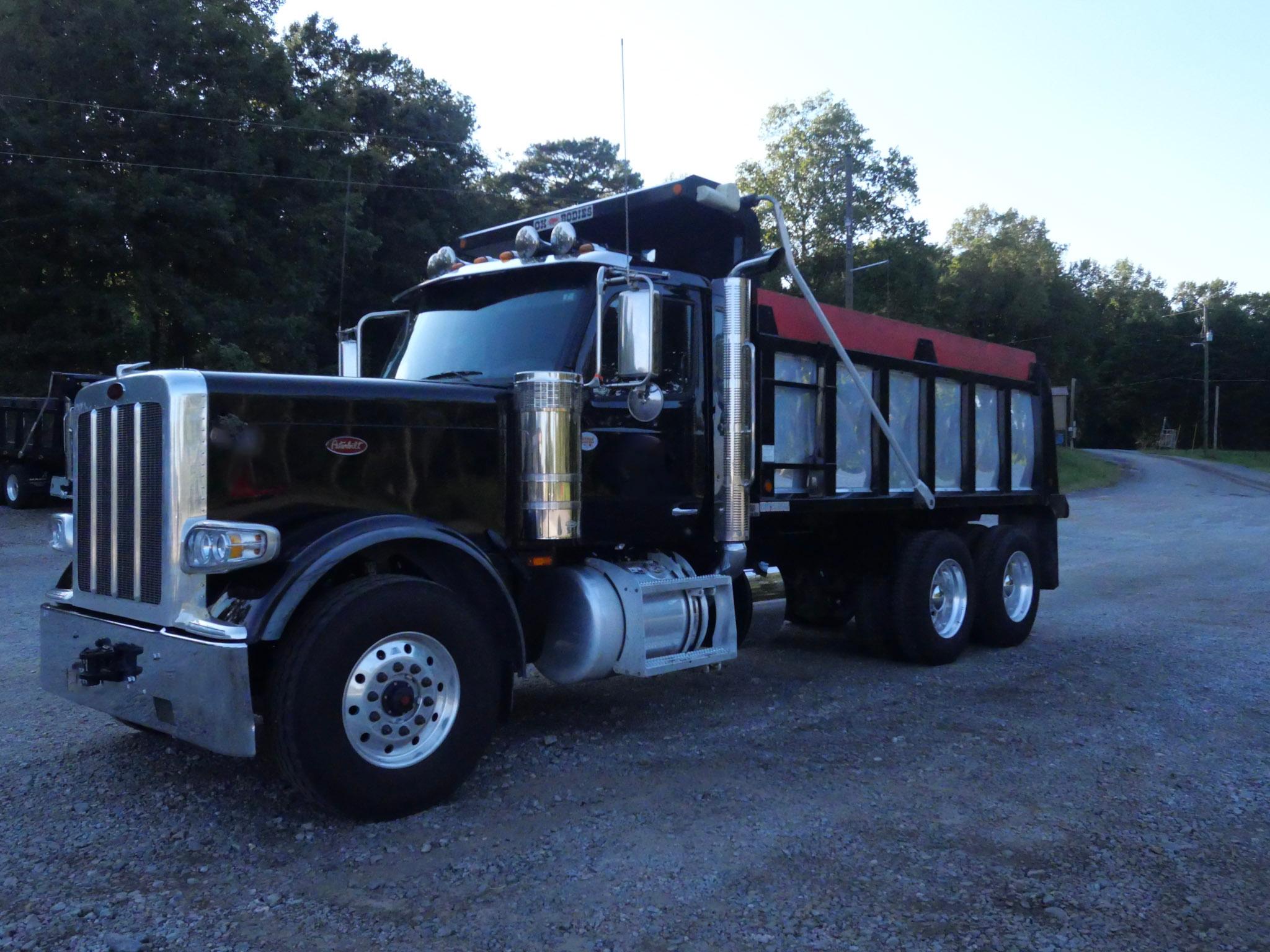 2025 Peterbilt 589 Dump Truck (G121) - image 3