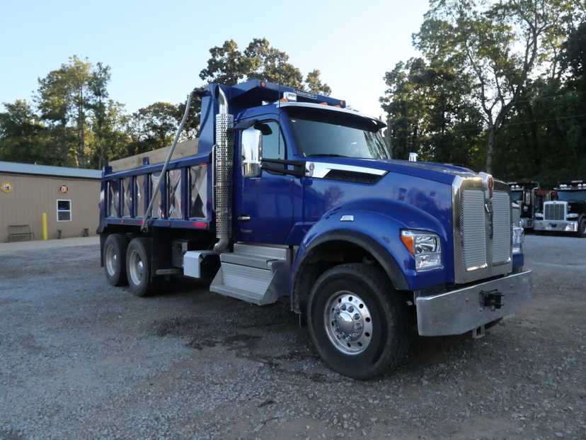 2026 Kenworth T880 Dump Truck (G99)