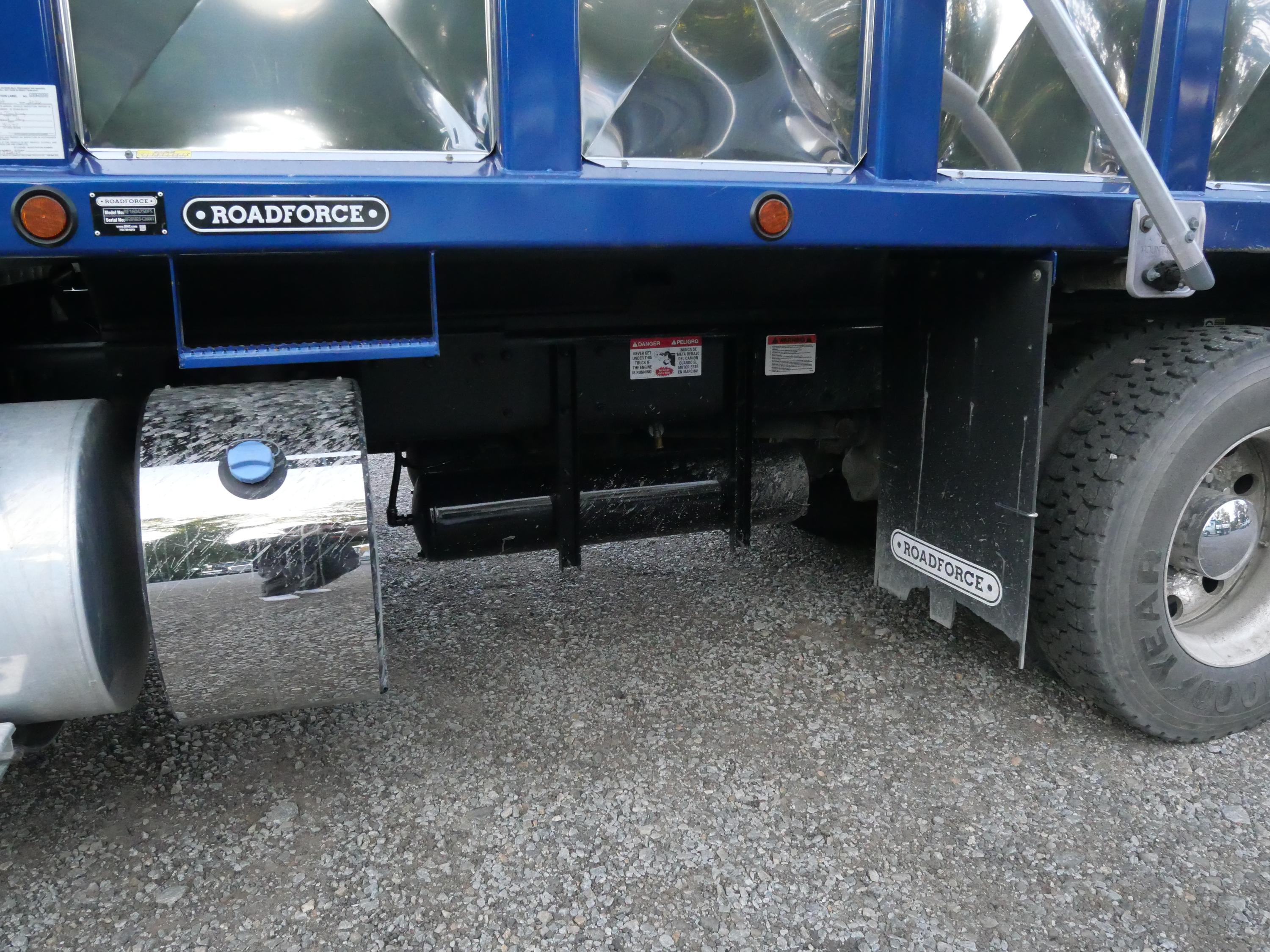 2026 Kenworth T880 Dump Truck (G99) - image 19
