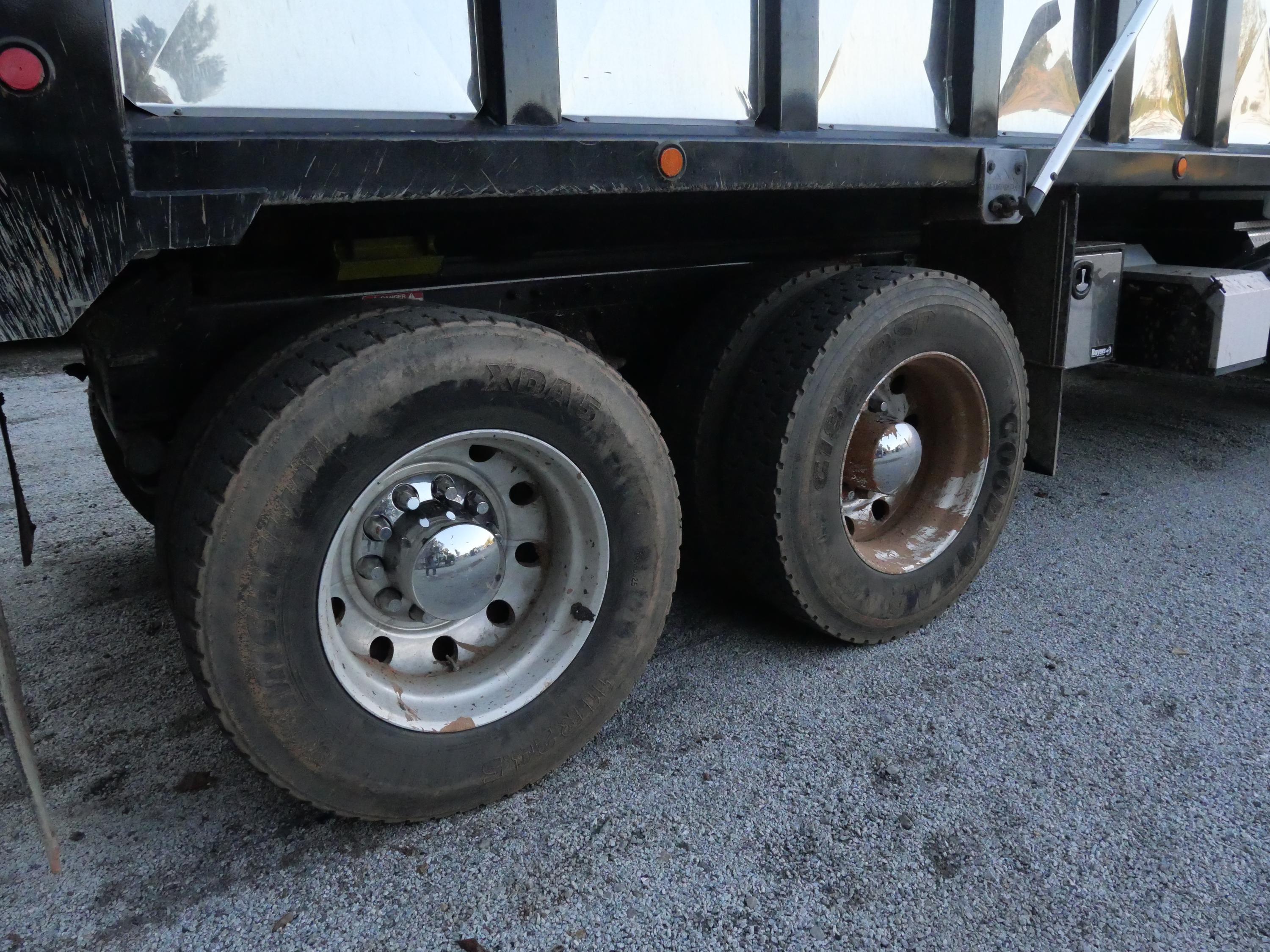 2026 Kenworth T880 Dump Truck (G127) - image 19