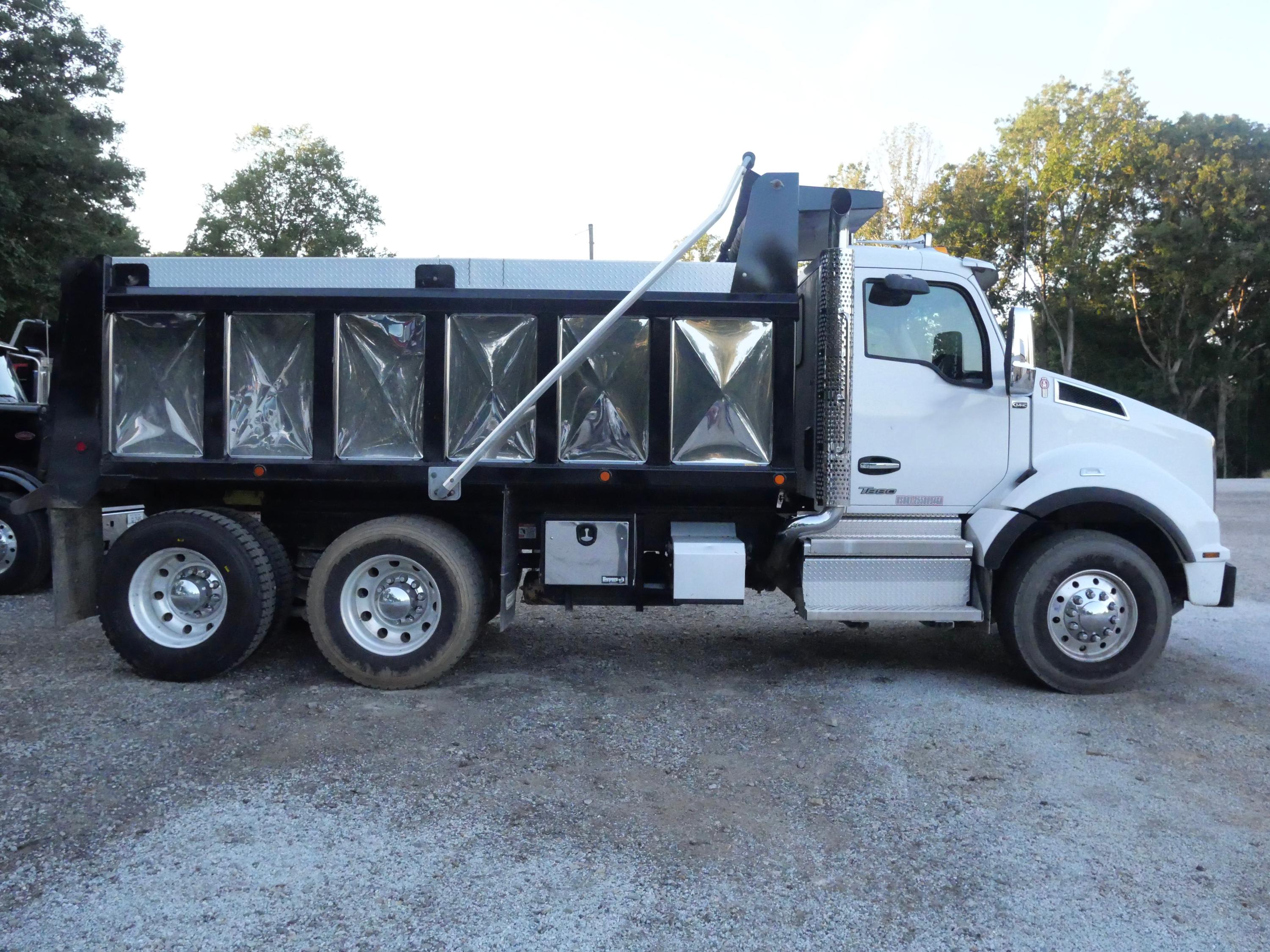 2026 Kenworth T880 Dump Truck (G126) - image 6