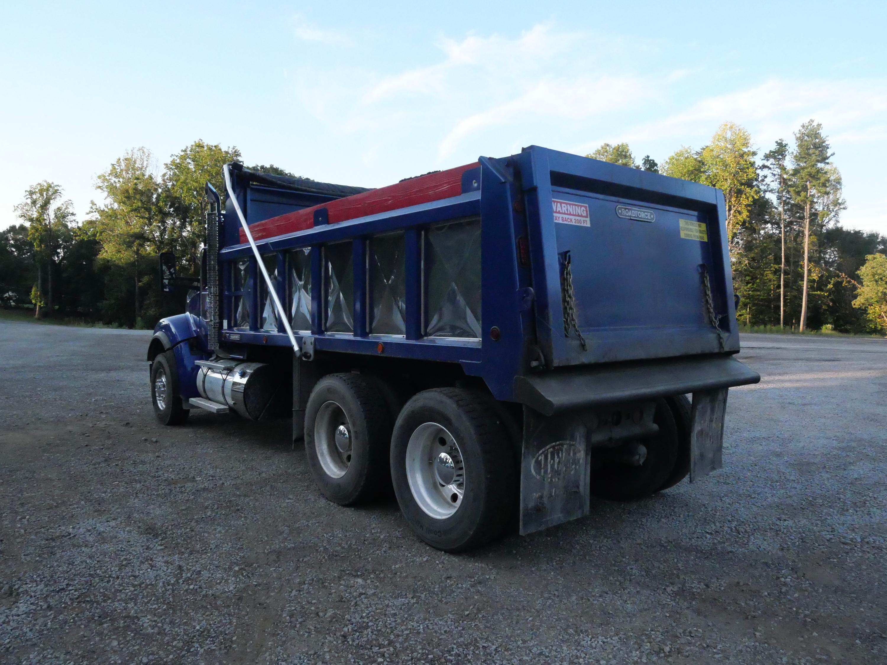 2026 Kenworth T880 Dump Truck (G99) - image 6