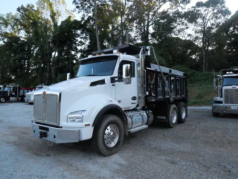 2026 Kenworth T880 Dump Truck (G126)