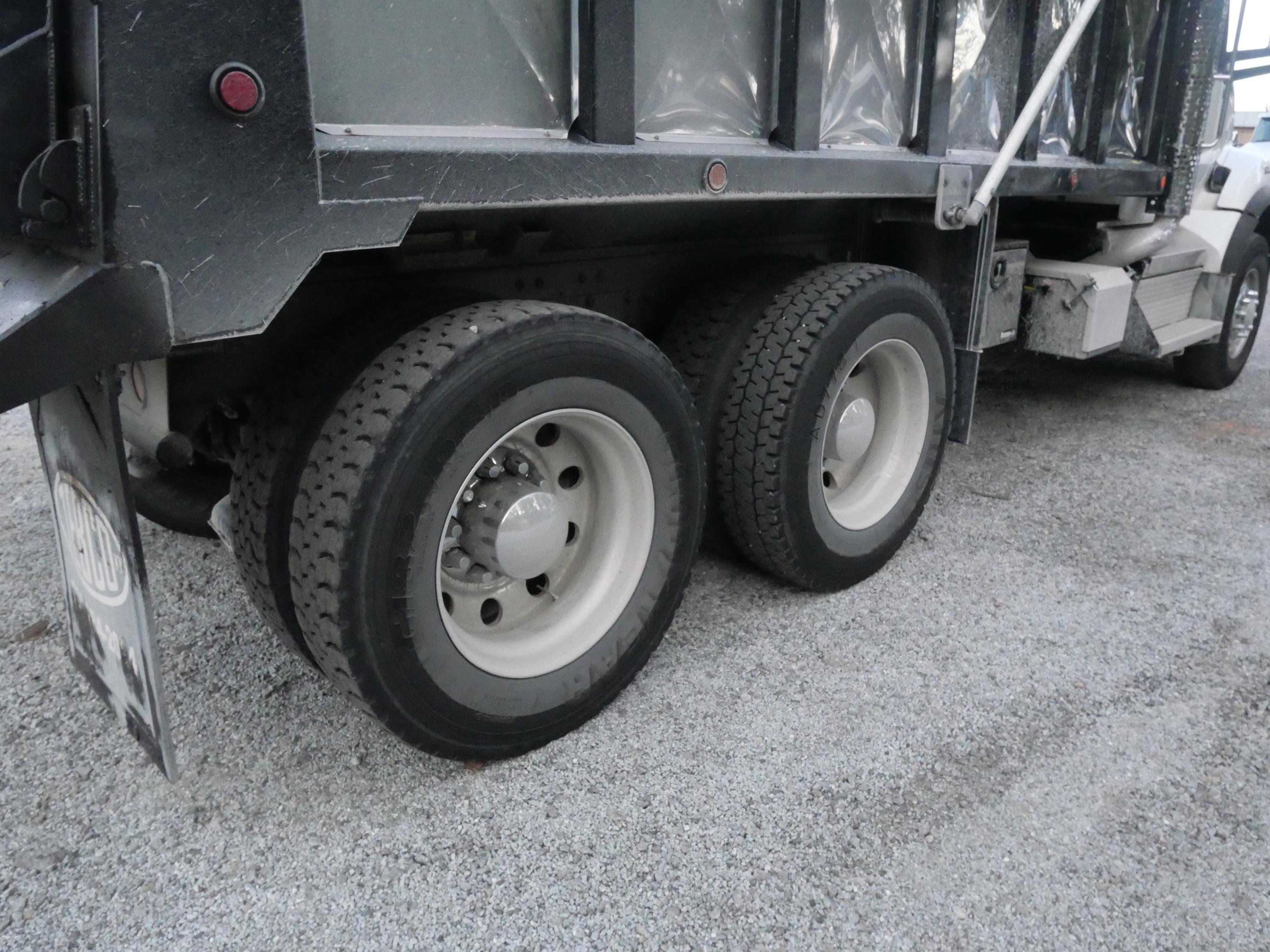 2026 Kenworth T880 Dump Truck (G83) - image 19