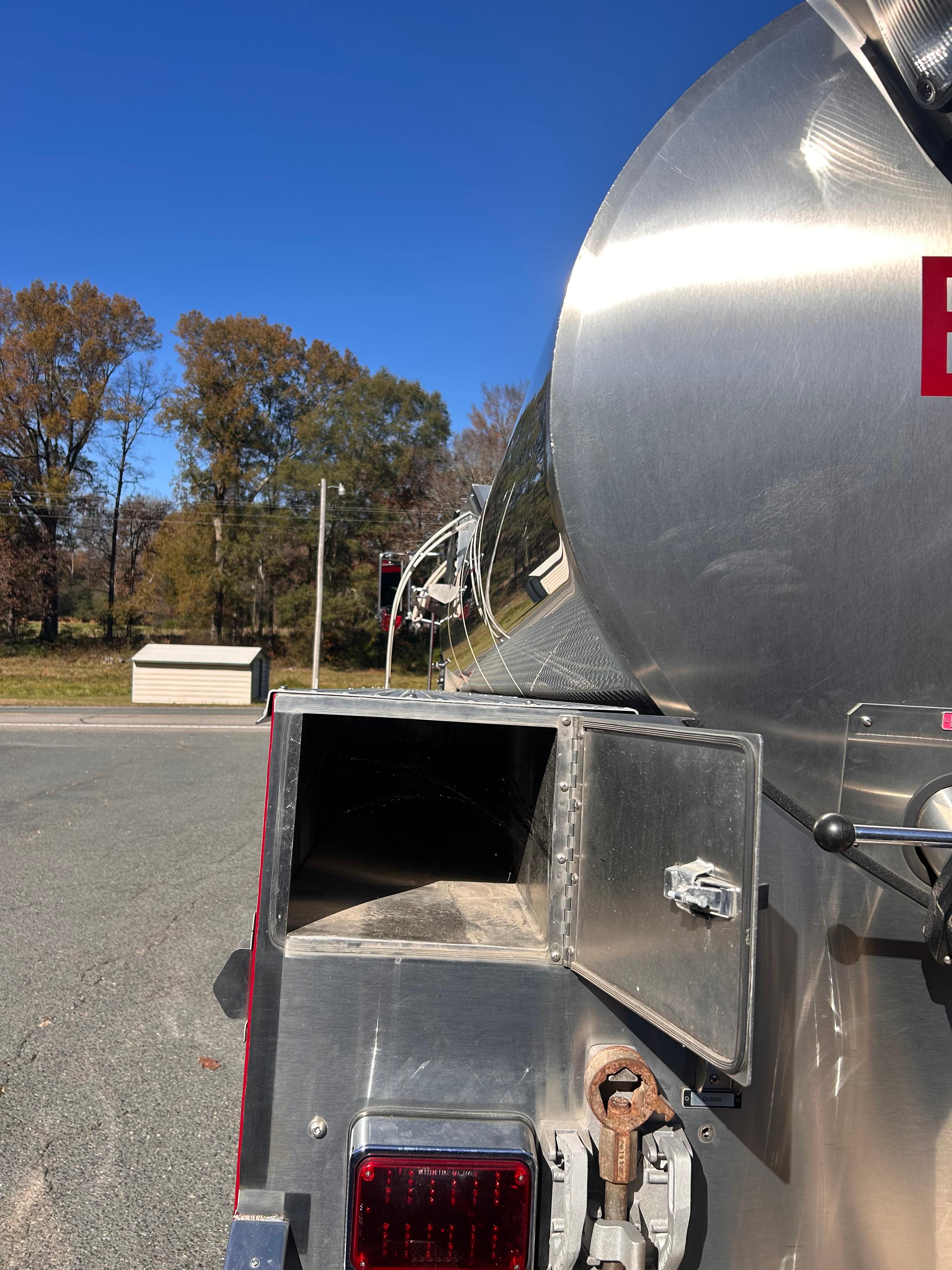 2009 Peterbilt Pumper Tanker - image 11
