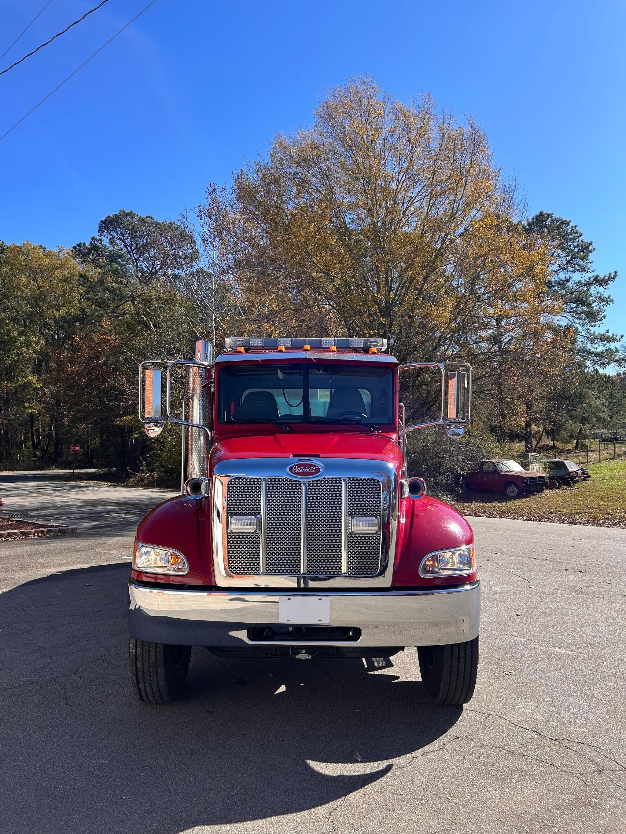 2009 Peterbilt Pumper Tanker - image 2